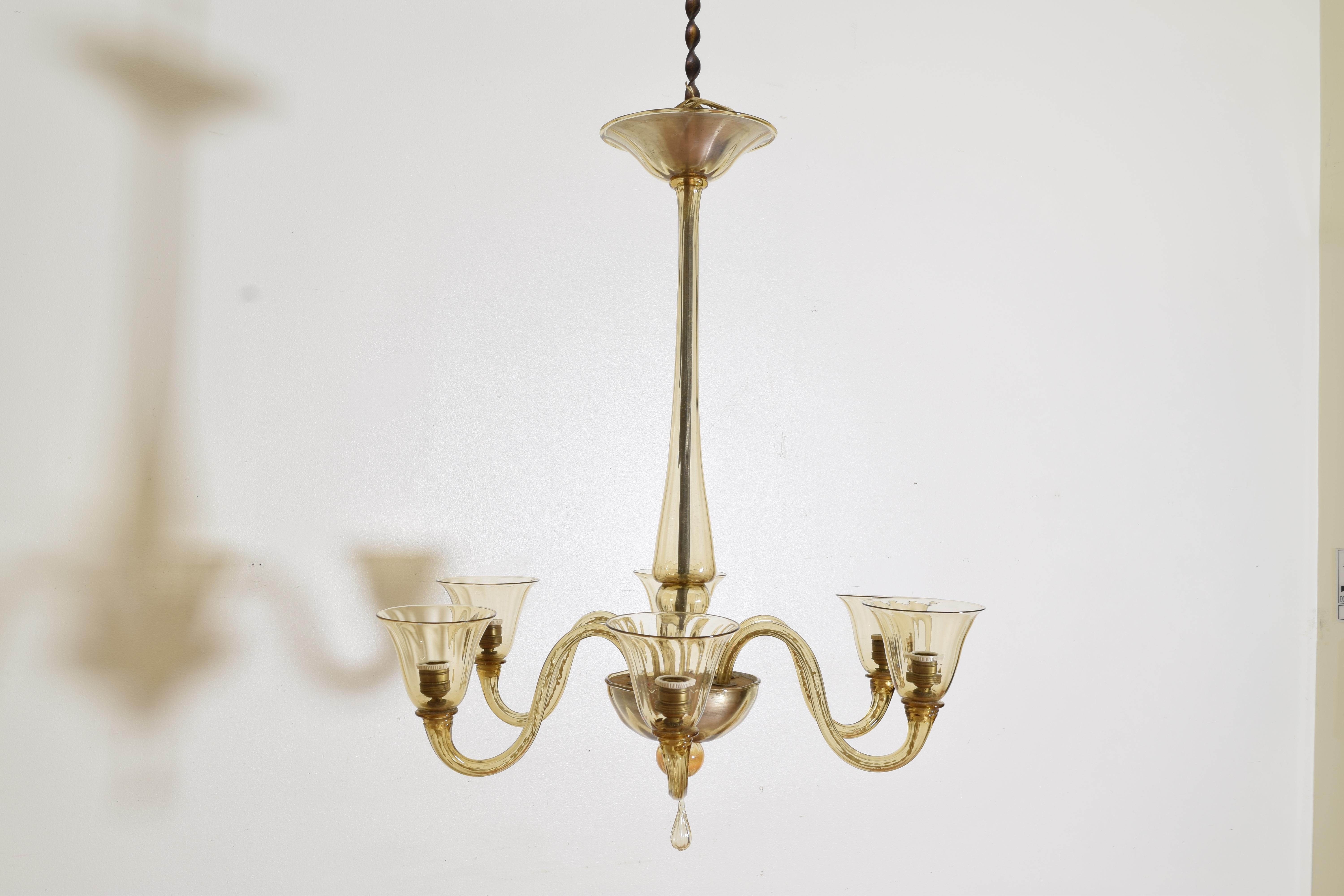 Mid-Century Modern Italian, Murano, Light Amber Blown Glass 6-Light Chandelier, Mid-20th century For Sale