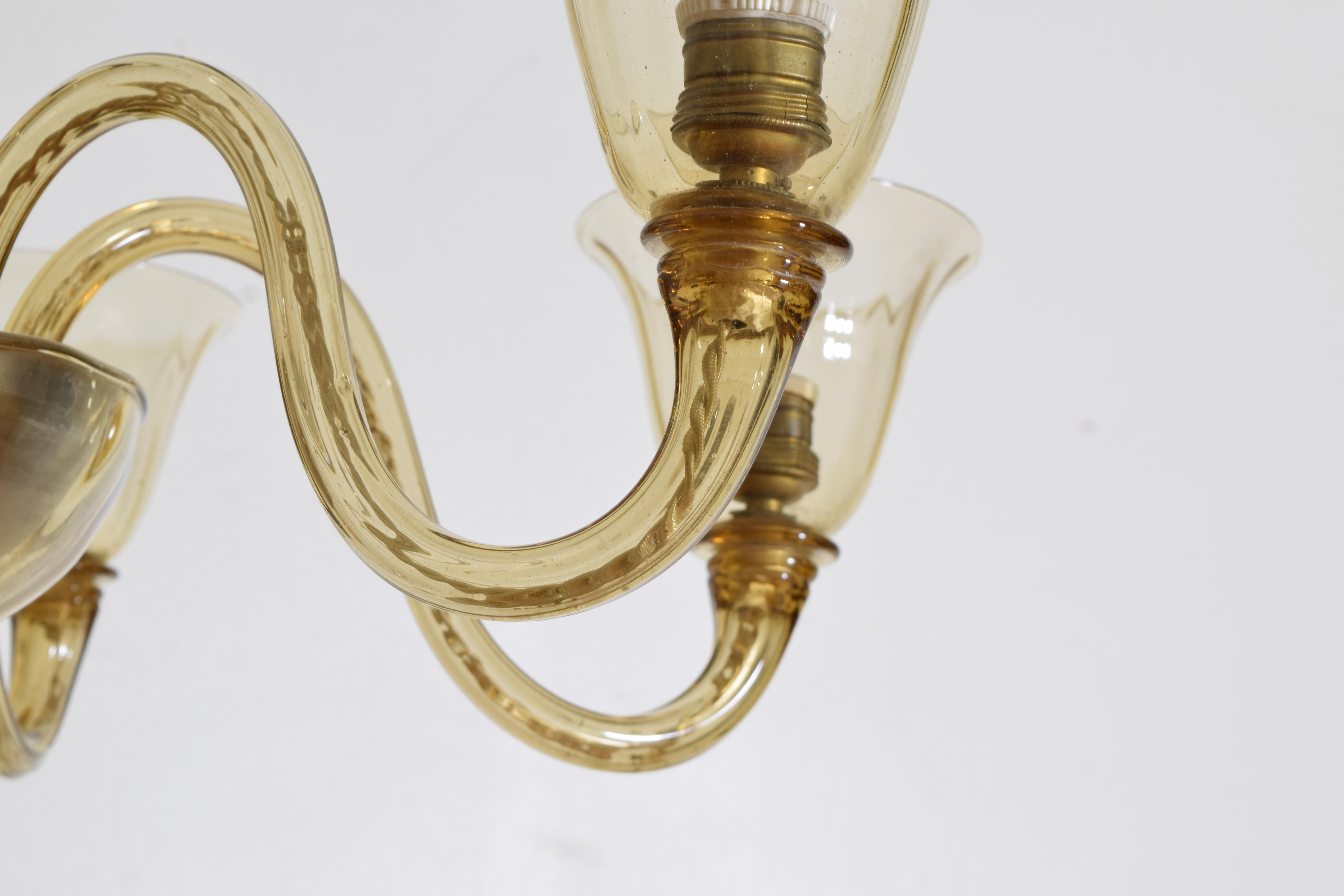 Italian, Murano, Light Amber Blown Glass 6-Light Chandelier, Mid-20th century For Sale 1