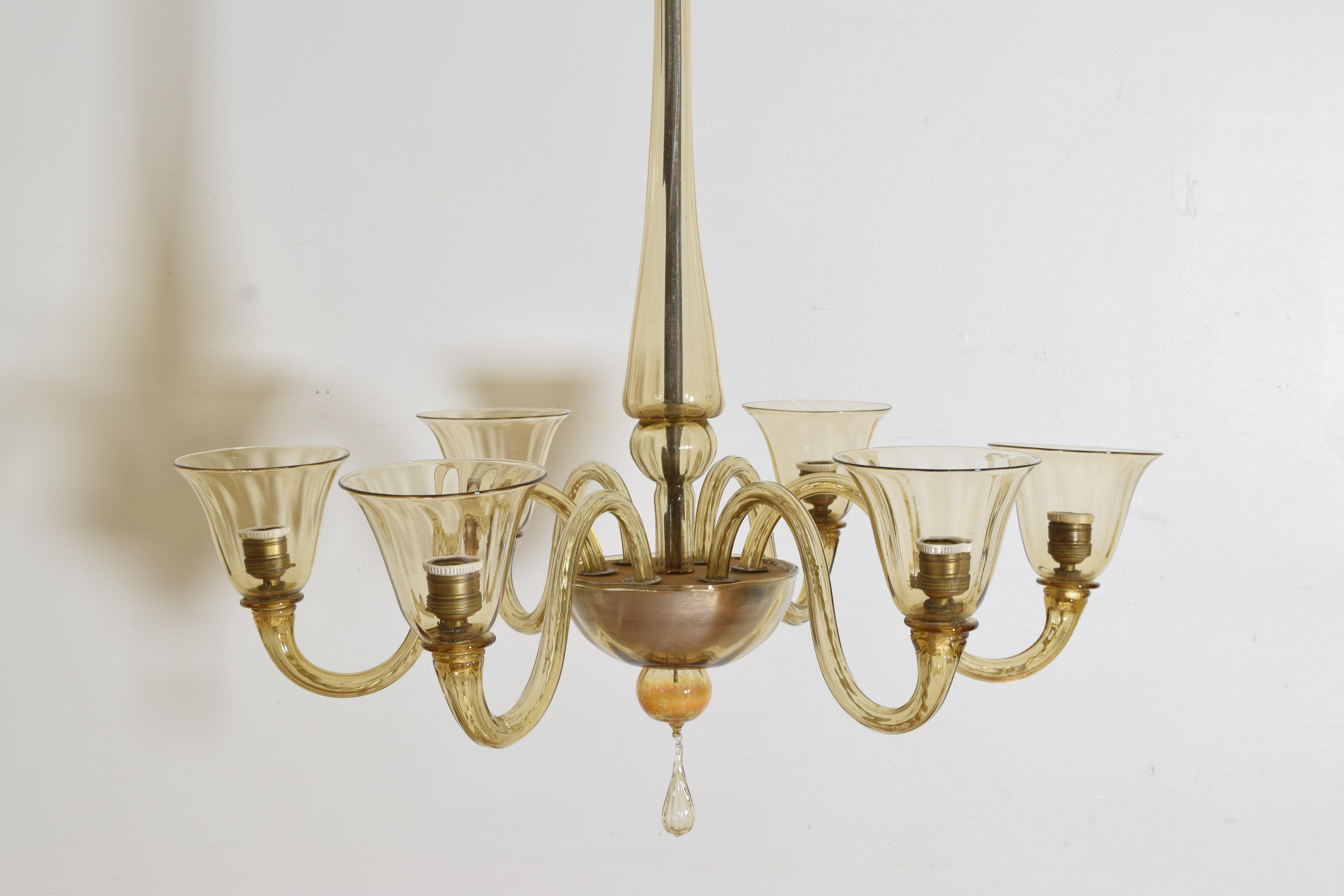 Italian, Murano, Light Amber Blown Glass 6-Light Chandelier, Mid-20th century For Sale 3
