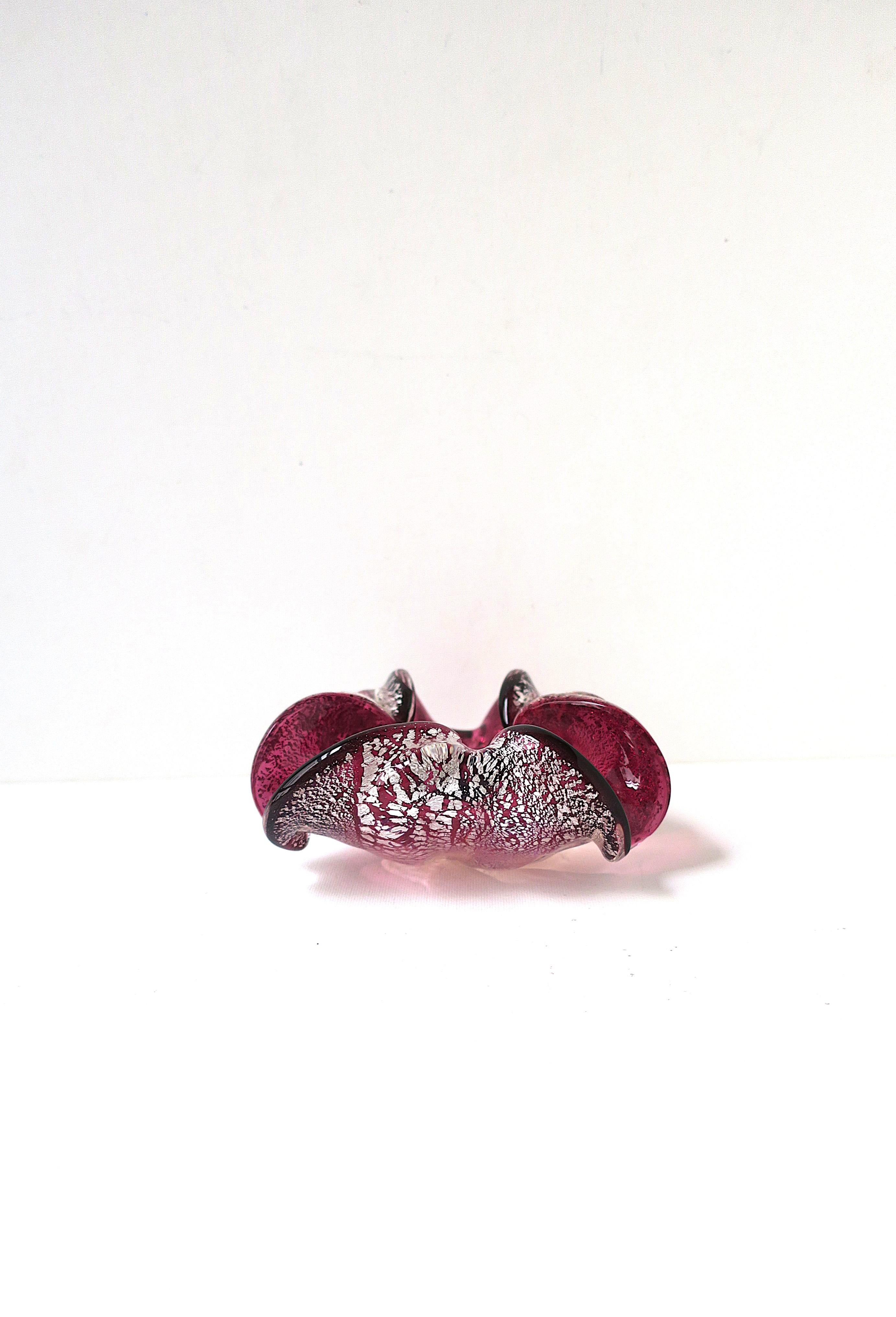 Italian Murano Magenta Pink Silver Art Glass Bowl In Good Condition For Sale In New York, NY