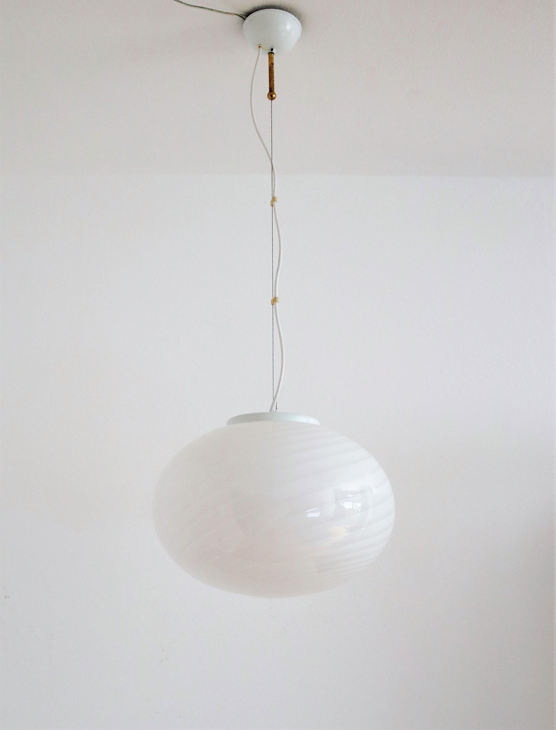 Italian Murano Midcentury Glass Globe Chandelier with Stripes and Metal Details In Good Condition In Morazzone, Varese