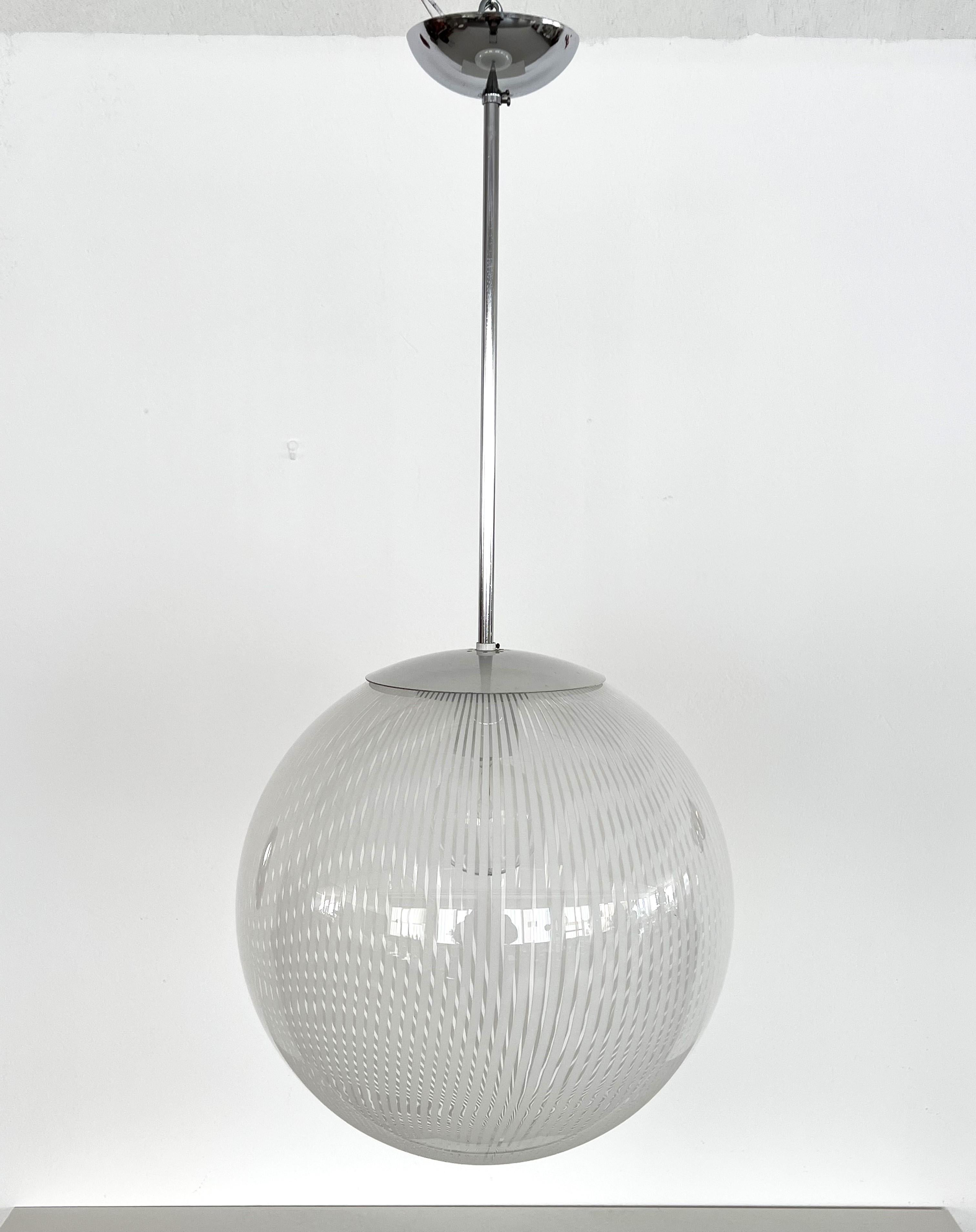 Italian Murano Midcentury Large White Striped Glass Globe Chandelier  For Sale 2