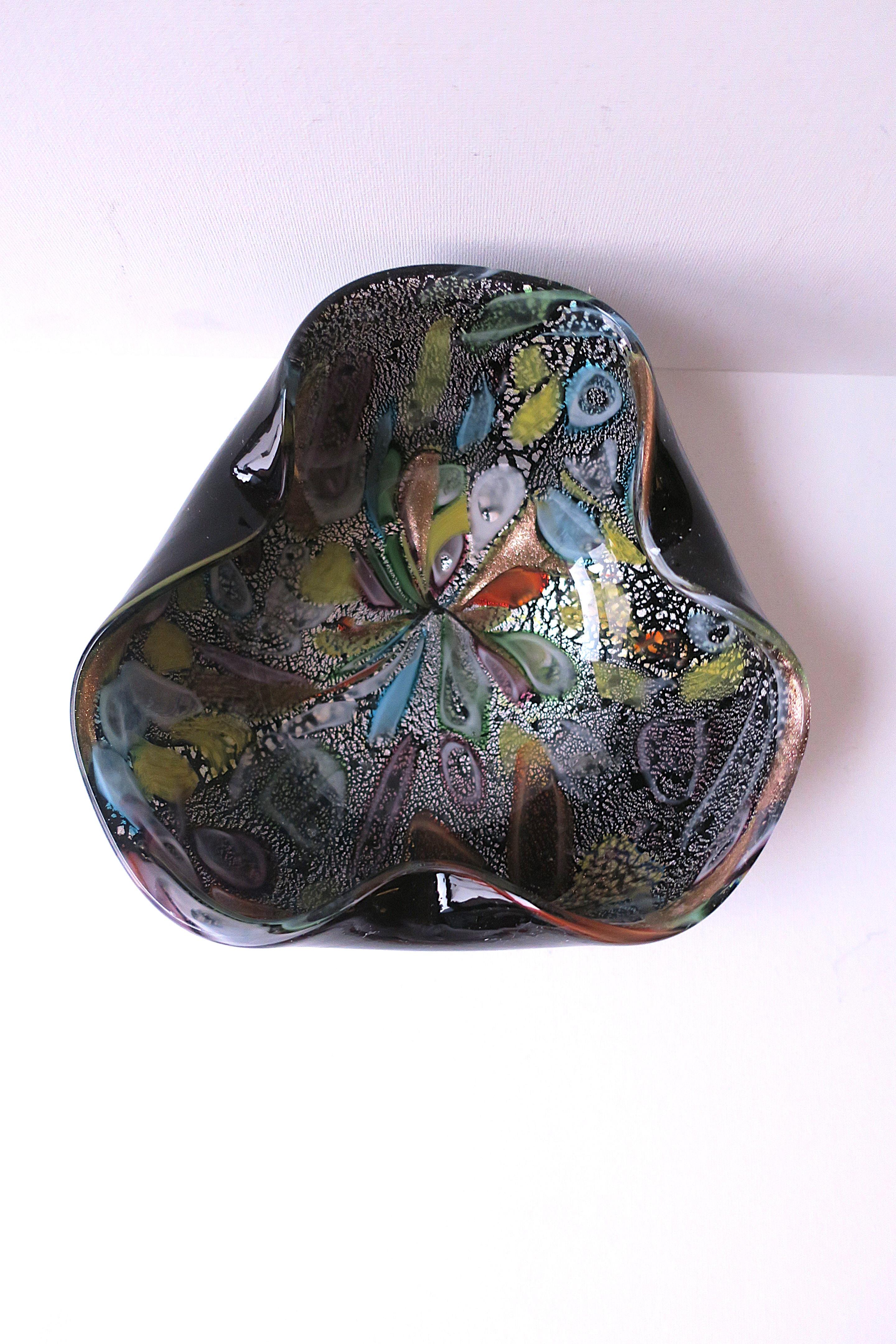 Mid-Century moderno Ciotola in vetro artistico italiano di Murano Millefiori Attribuita a Dino Martens, circa anni '60 in vendita