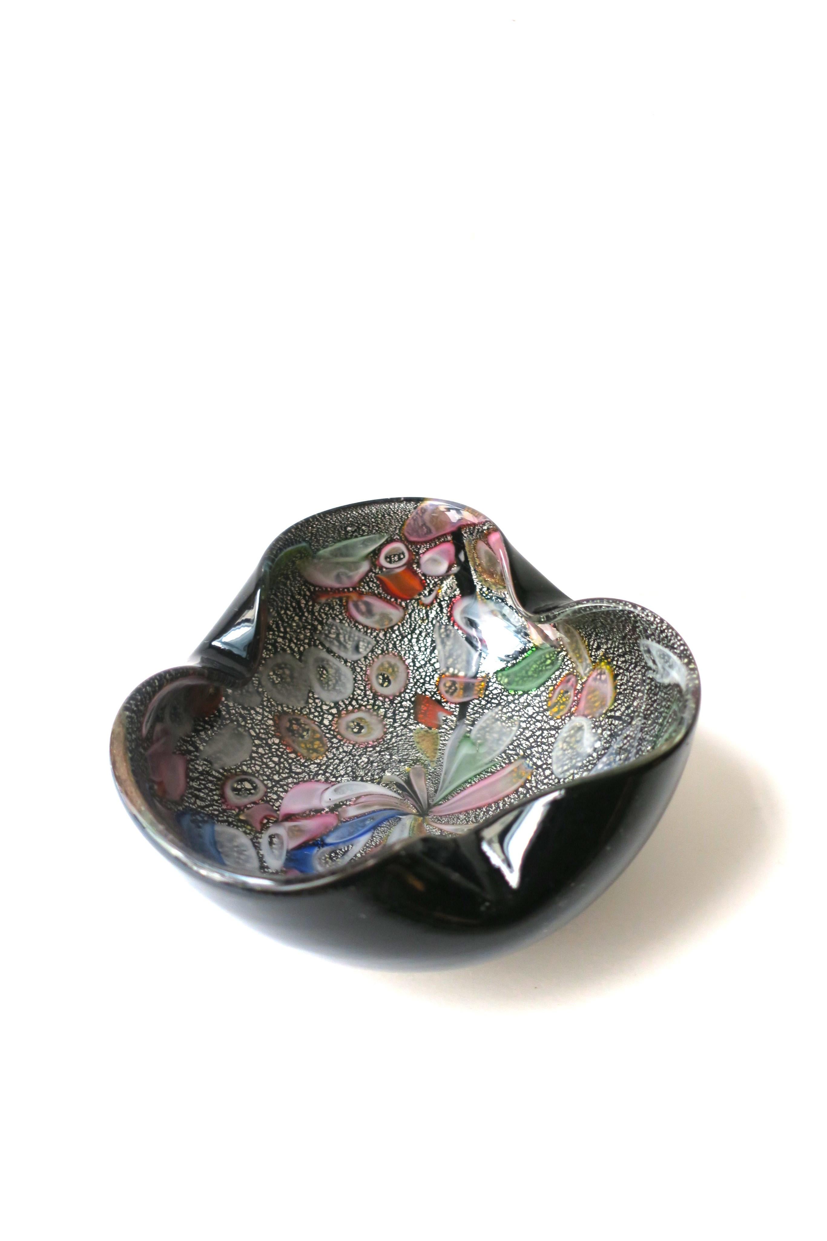 20th Century Italian Murano Millefiori Art Glass Bowl Attributed to Dino Martens, circa 1960s For Sale