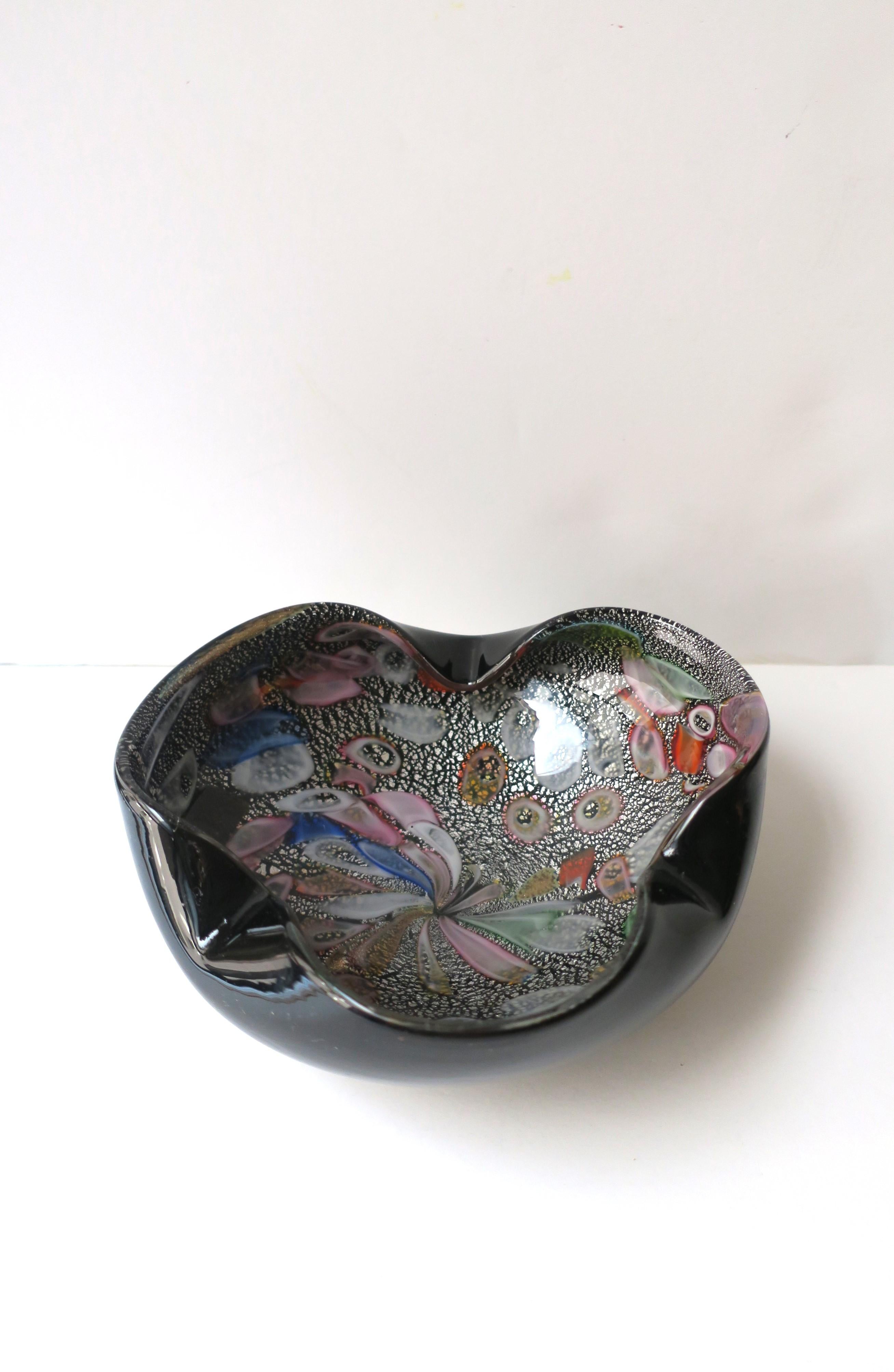 Italian Murano Millefiori Art Glass Bowl Attributed to Dino Martens, circa 1960s For Sale 1