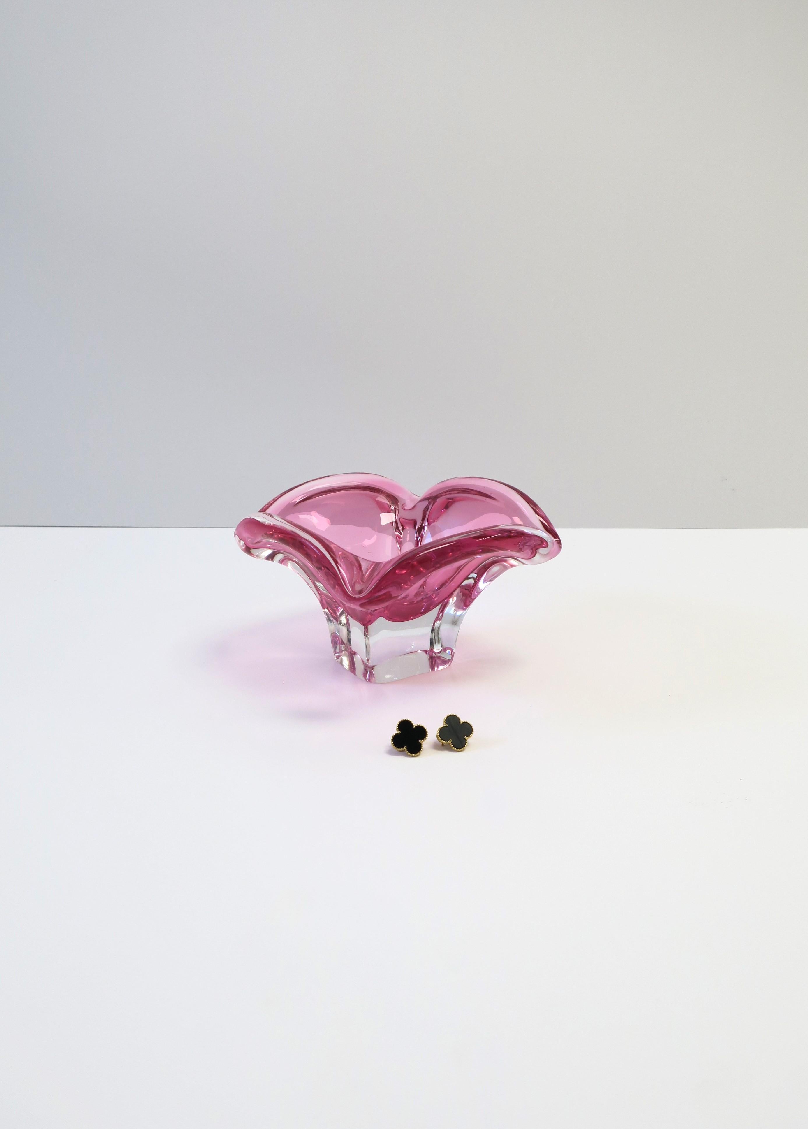 Italienische Muranoglasschale oder Aschenbecher aus rosa Kunstglas im Angebot 5