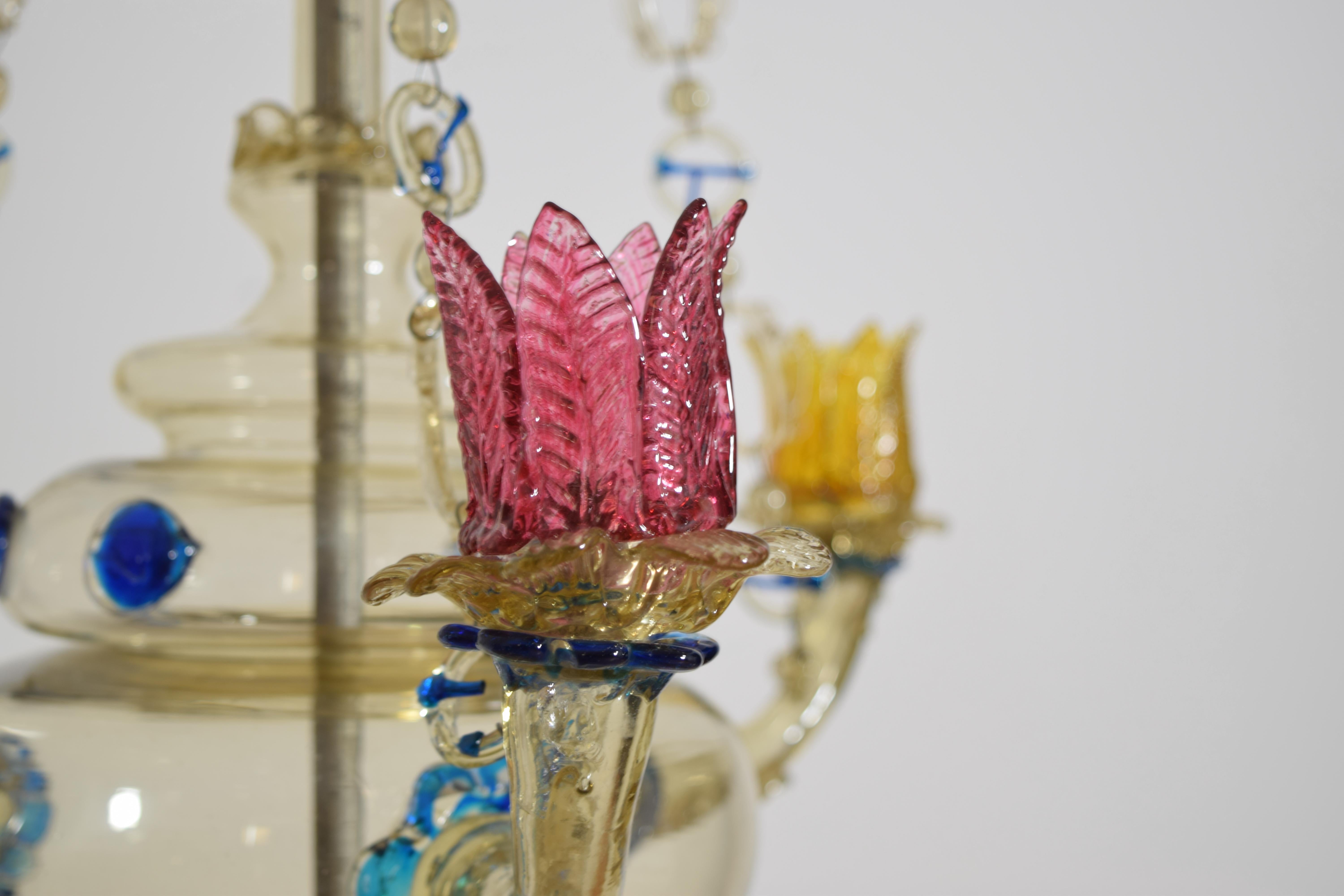 Araña colgante de 3 luces, italiana, de Murano, rara, de vidrio soplado y coloreado, ca. 1900 en venta 3