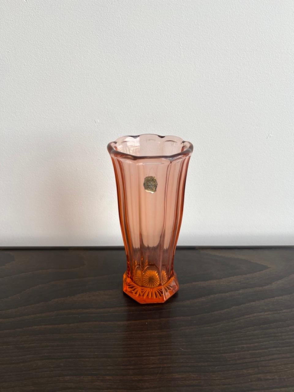 Mid-Century Modern Vase italien en verre rouge de Murano 1970  en vente