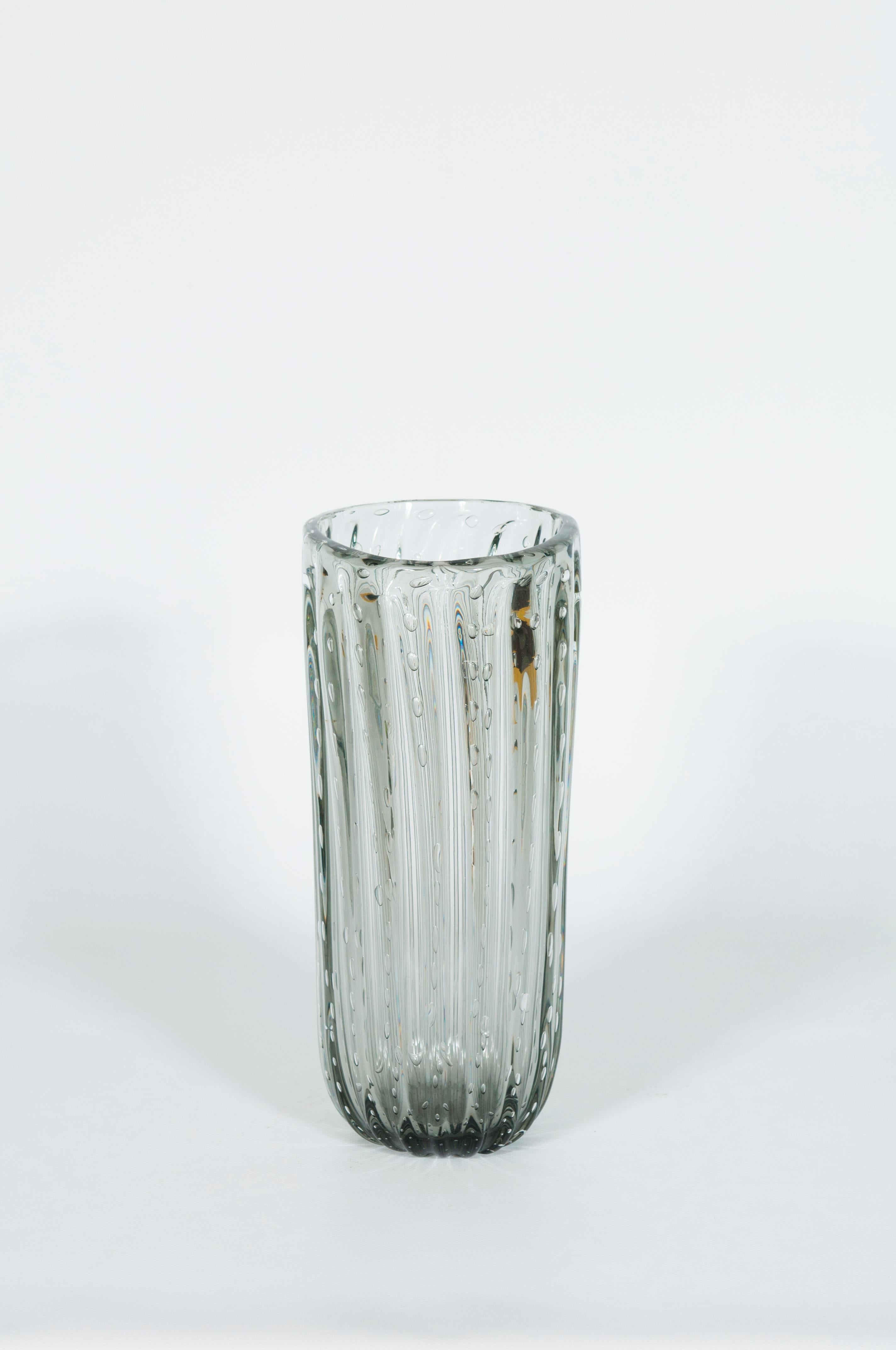 Italienische Murano Vase aus geripptem Glas und Blasen im Angebot 10