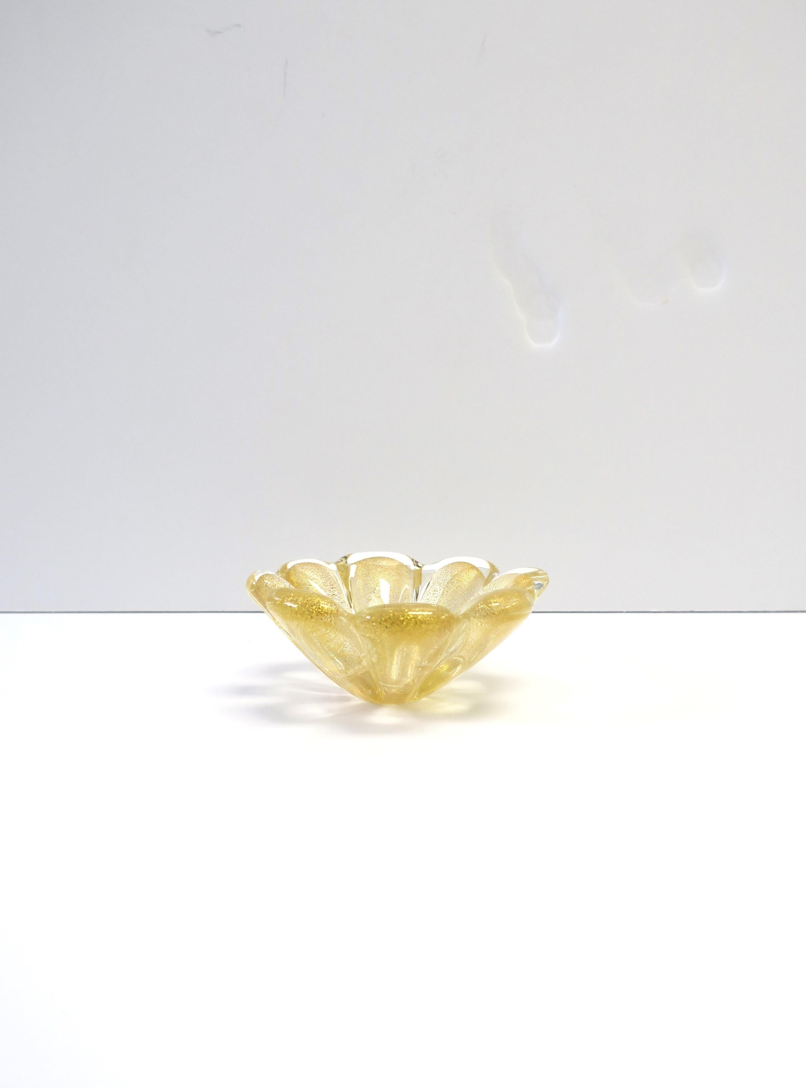 Organic Modern Italian Murano Gold Art Glass Jewelry Dish For Sale