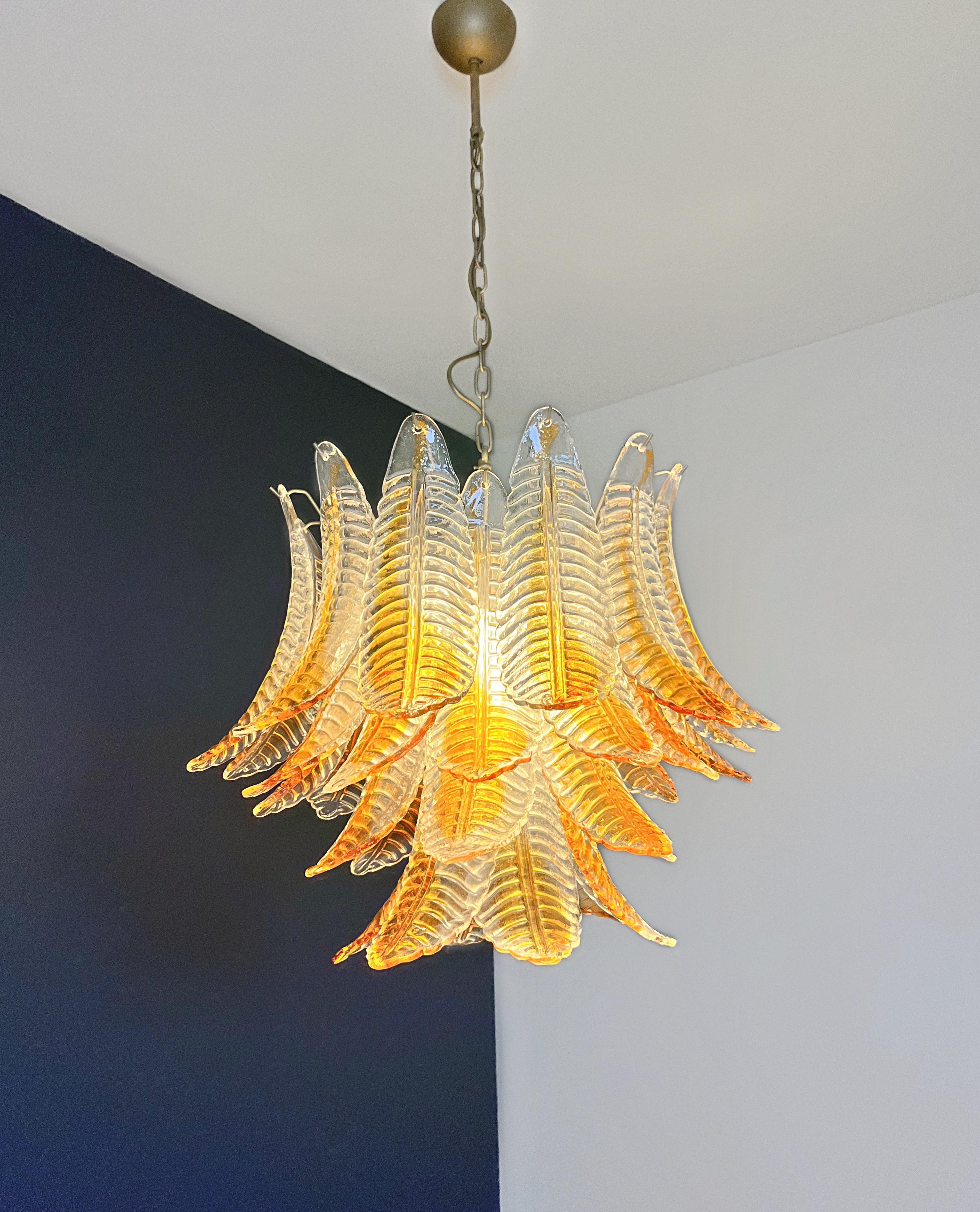 Murano italiano de seis pisos  Lámpara de cristal Felci - 36 vidrios tintados de ámbar en venta 9