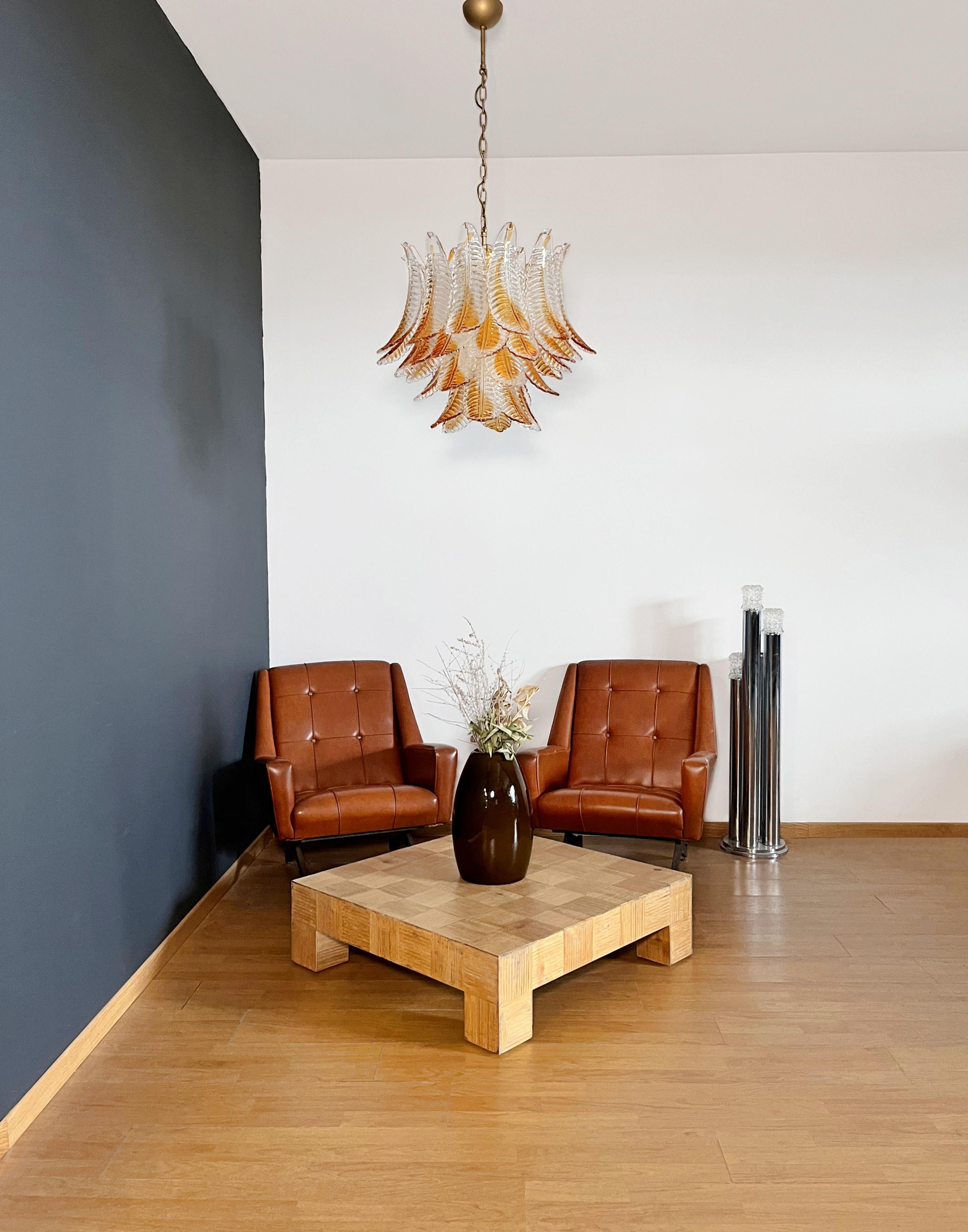 Murano italiano de seis pisos  Lámpara de cristal Felci - 36 vidrios tintados de ámbar Moderno de mediados de siglo en venta