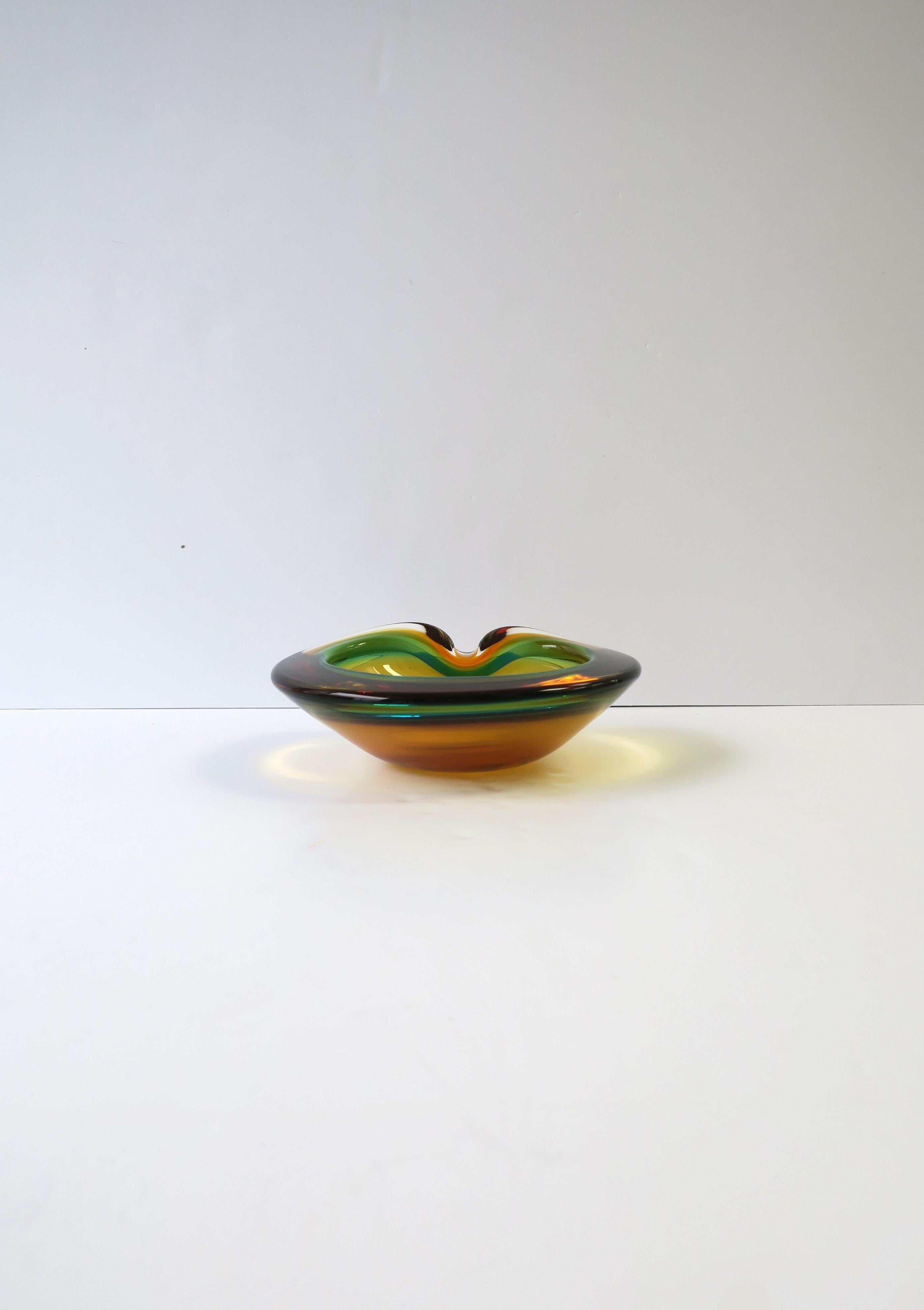 Italian Murano Sommerso Bowl in Saffron Yellow and Kelly Green Art Glass 1