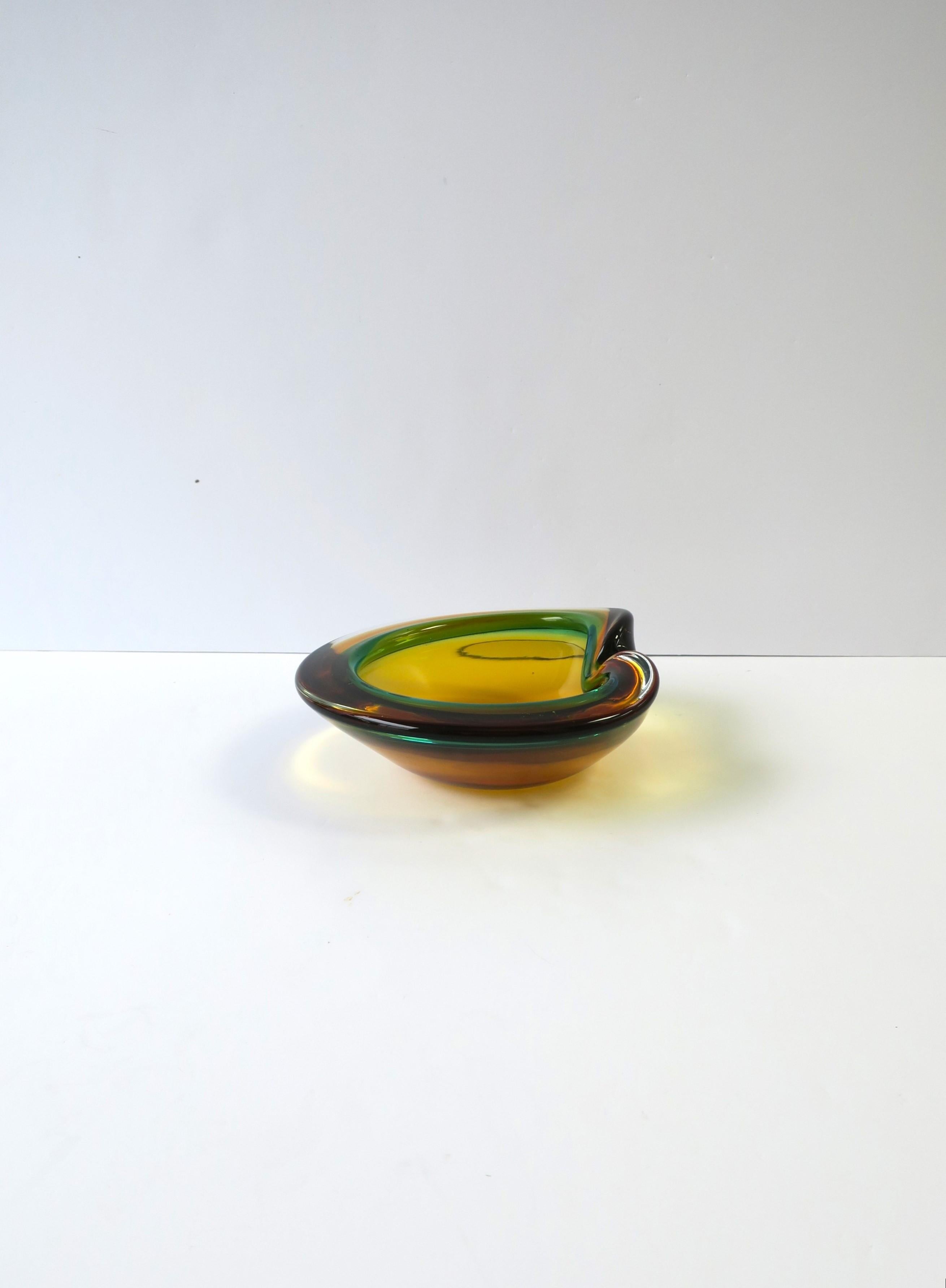 Italian Murano Sommerso Bowl in Saffron Yellow and Kelly Green Art Glass 2