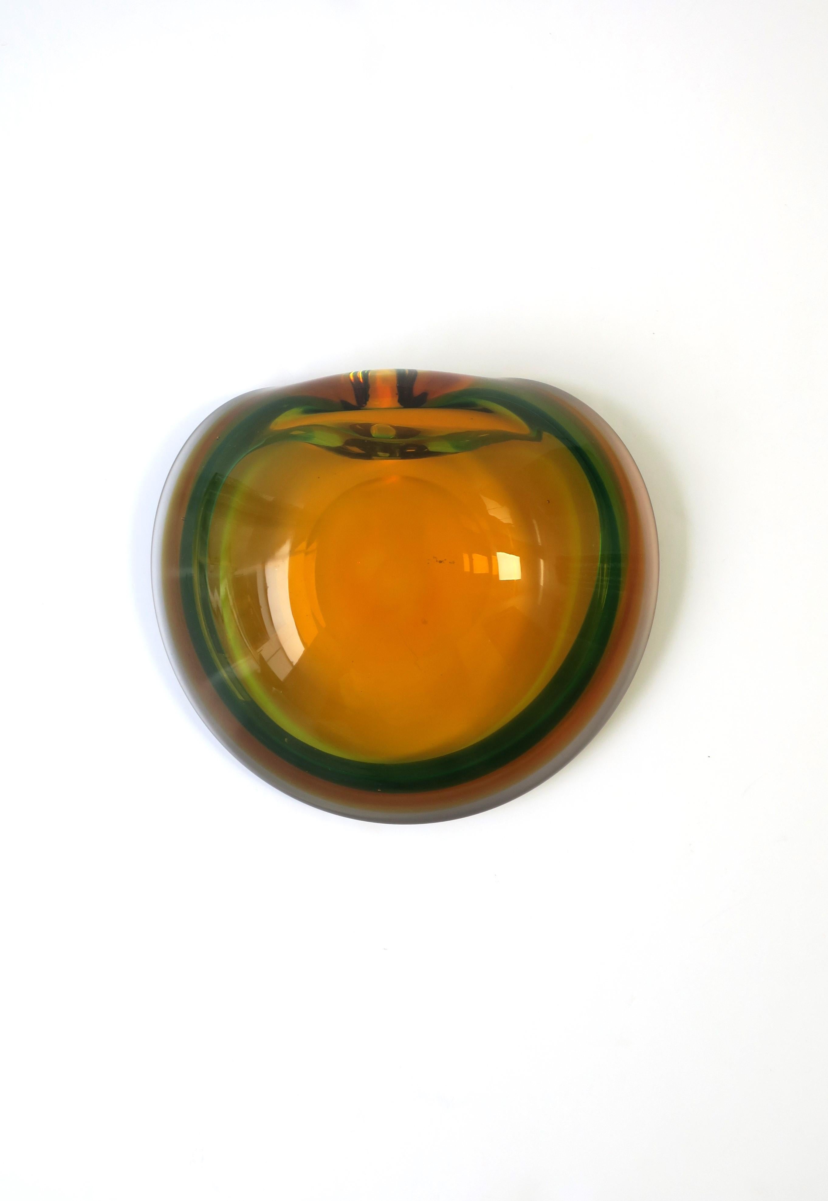 Italian Murano Sommerso Bowl in Saffron Yellow and Kelly Green Art Glass 3