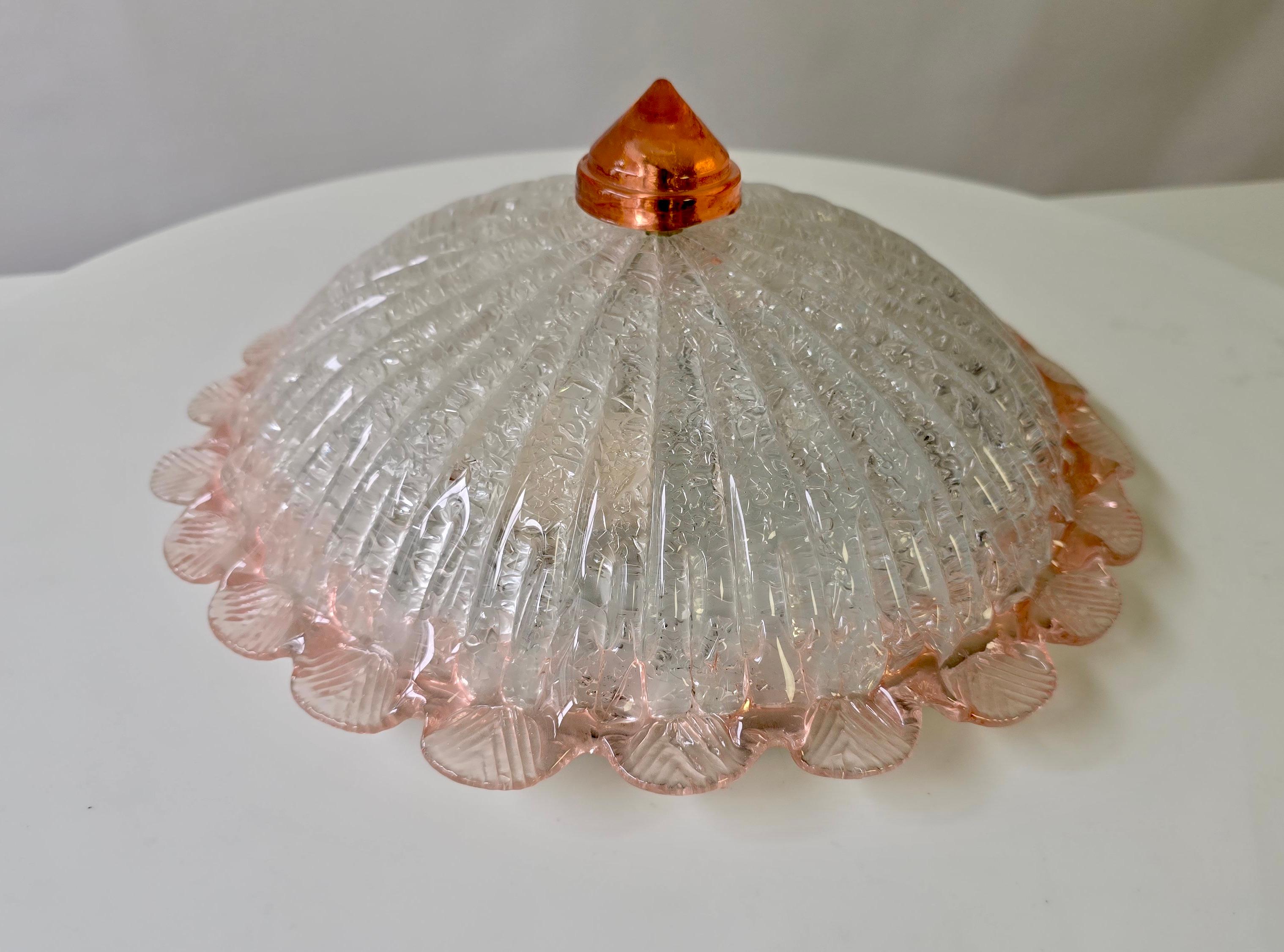 20ième siècle Plafonnier italien en verre de style Murano avec détails roses, années 1970 en vente