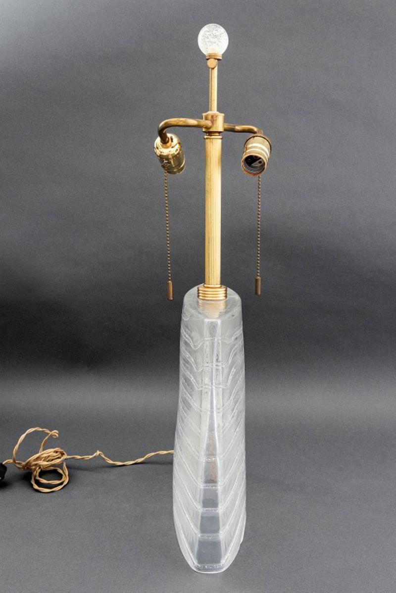 Laiton Lampe côtelée italienne en verre de Murano en vente