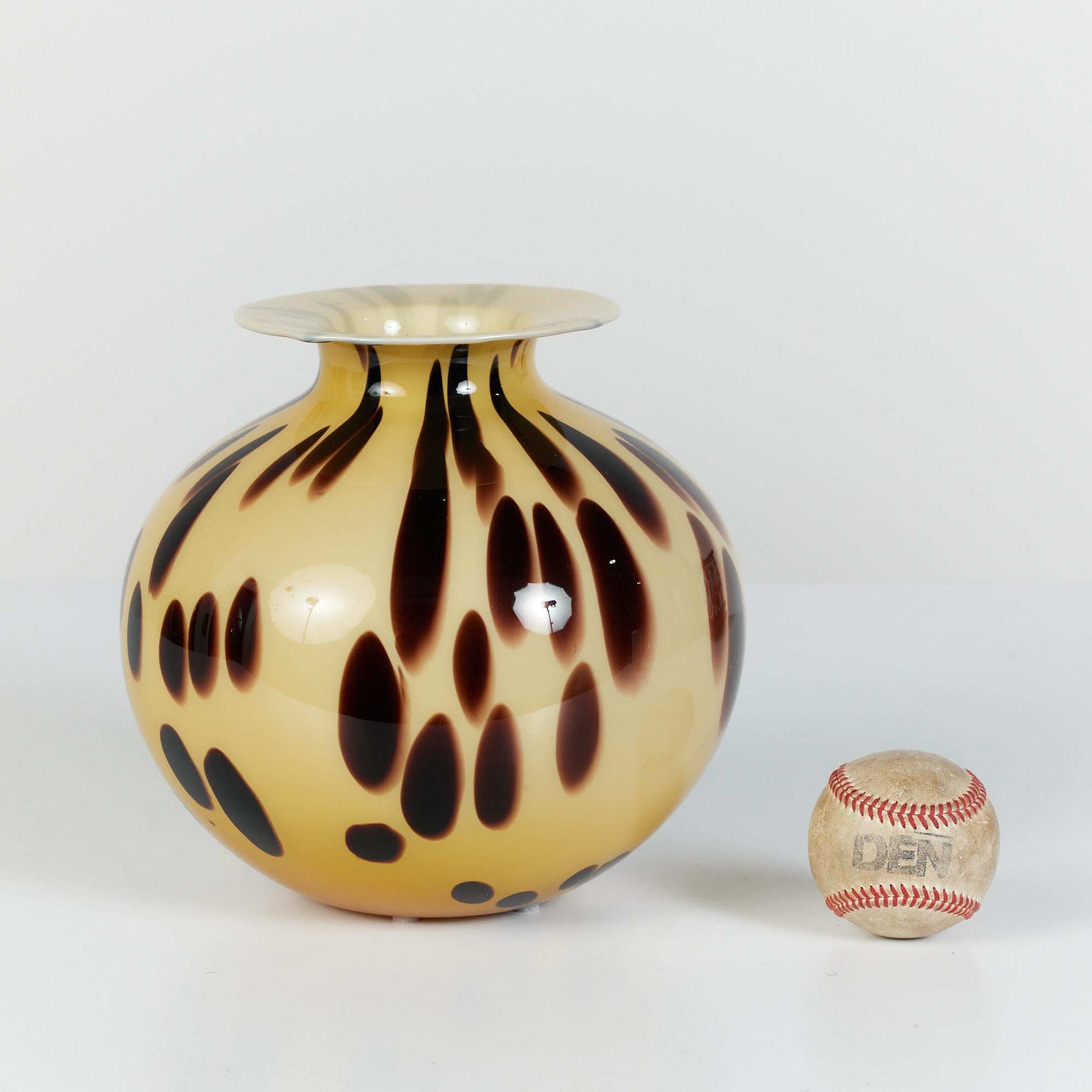 murano style glass vase