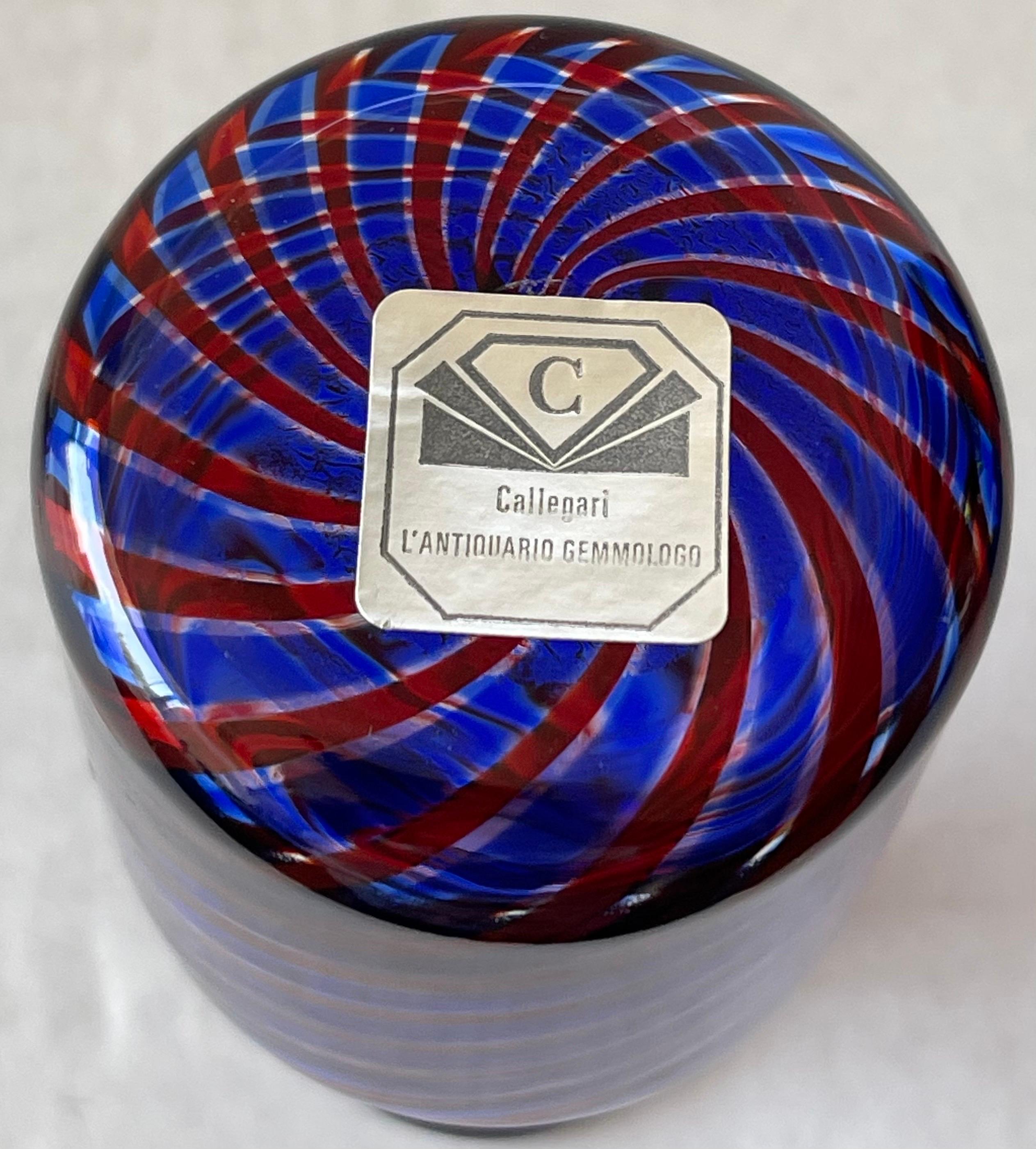 Bottiglia di profumo in vetro di Murano con coperchio in argento In condizioni buone in vendita a Stamford, CT