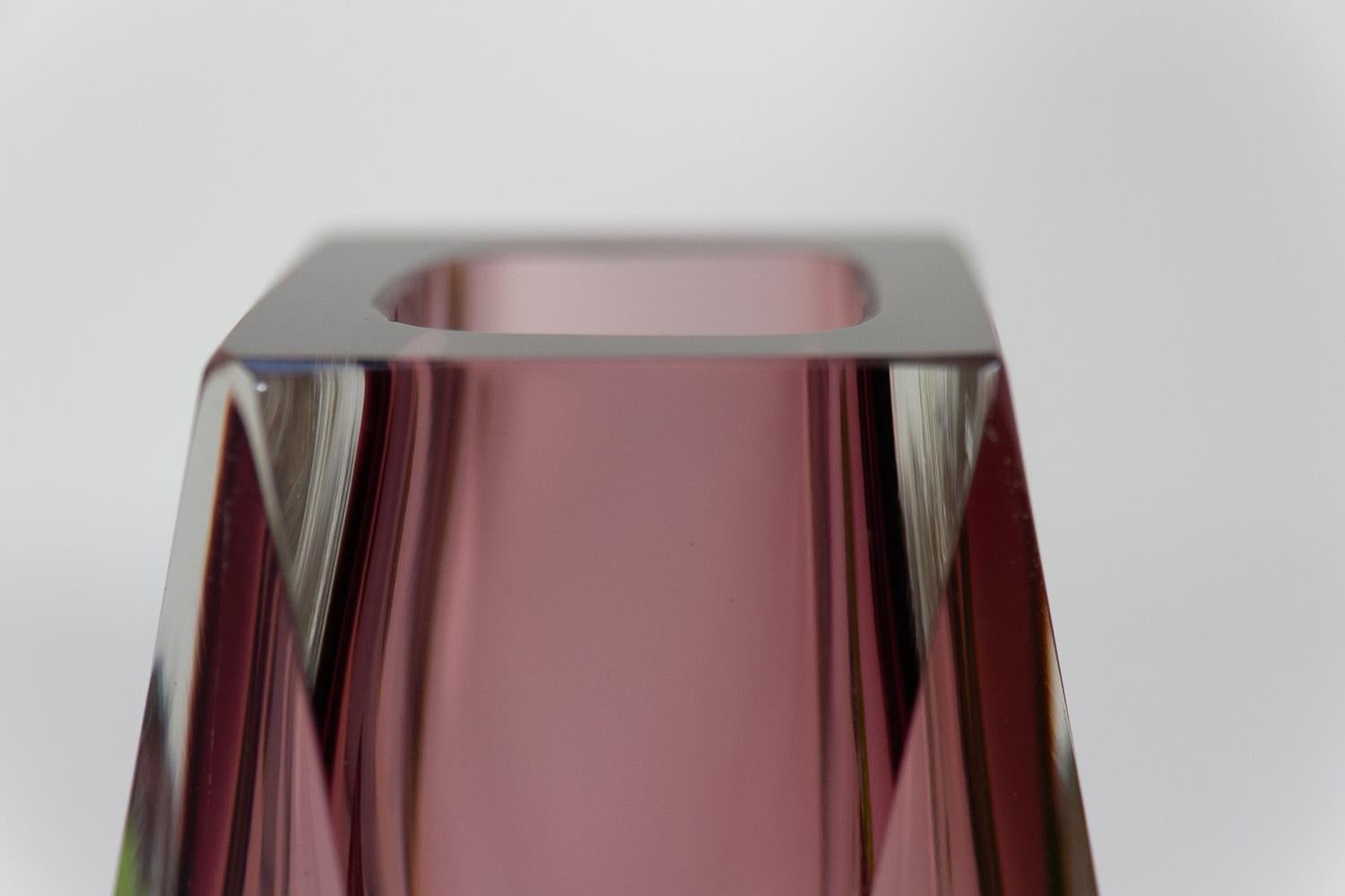 Italienische Murano Glass Sommerso Vasen mit dicken Facetten, 1970er Jahre. Satz von 2. im Angebot 4