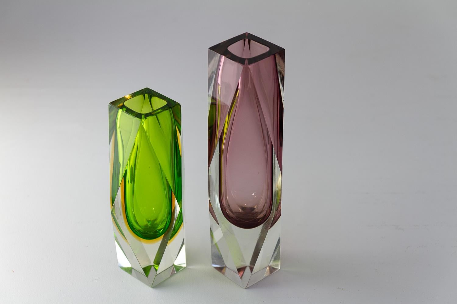 Italienische Murano Glass Sommerso Vasen mit dicken Facetten, 1970er Jahre. Satz von 2. im Angebot 11