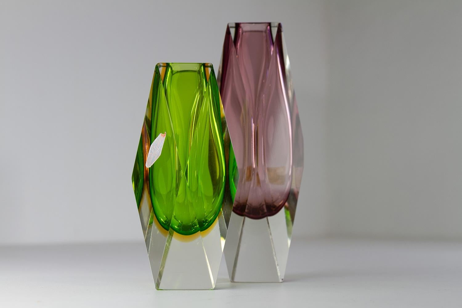 Italienische Murano Glass Sommerso Vasen mit dicken Facetten, 1970er Jahre. Satz von 2. im Angebot 13
