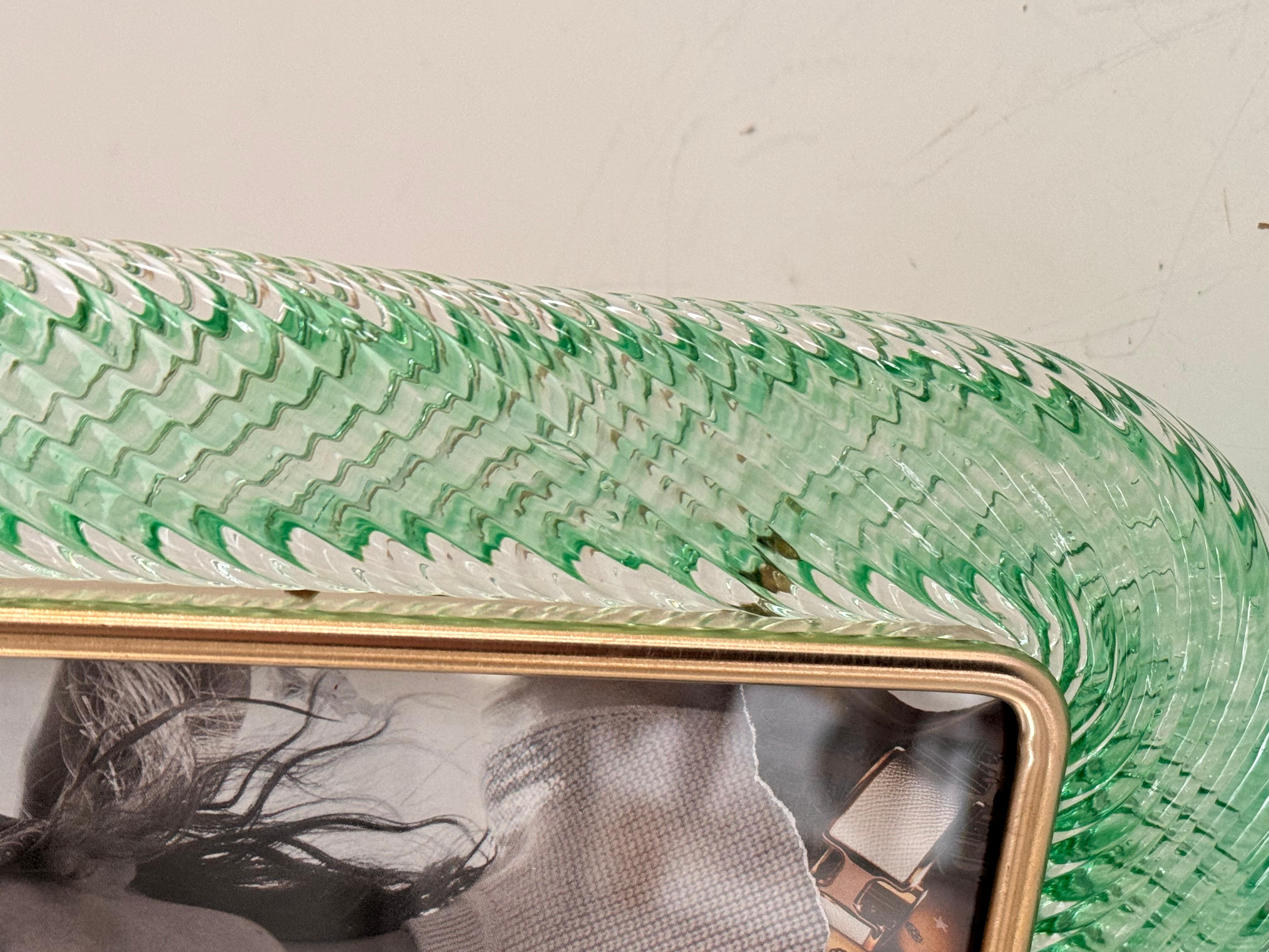 Marco Twist de Murano italiano en cristal de Murano verde y latón finales del siglo XX en venta