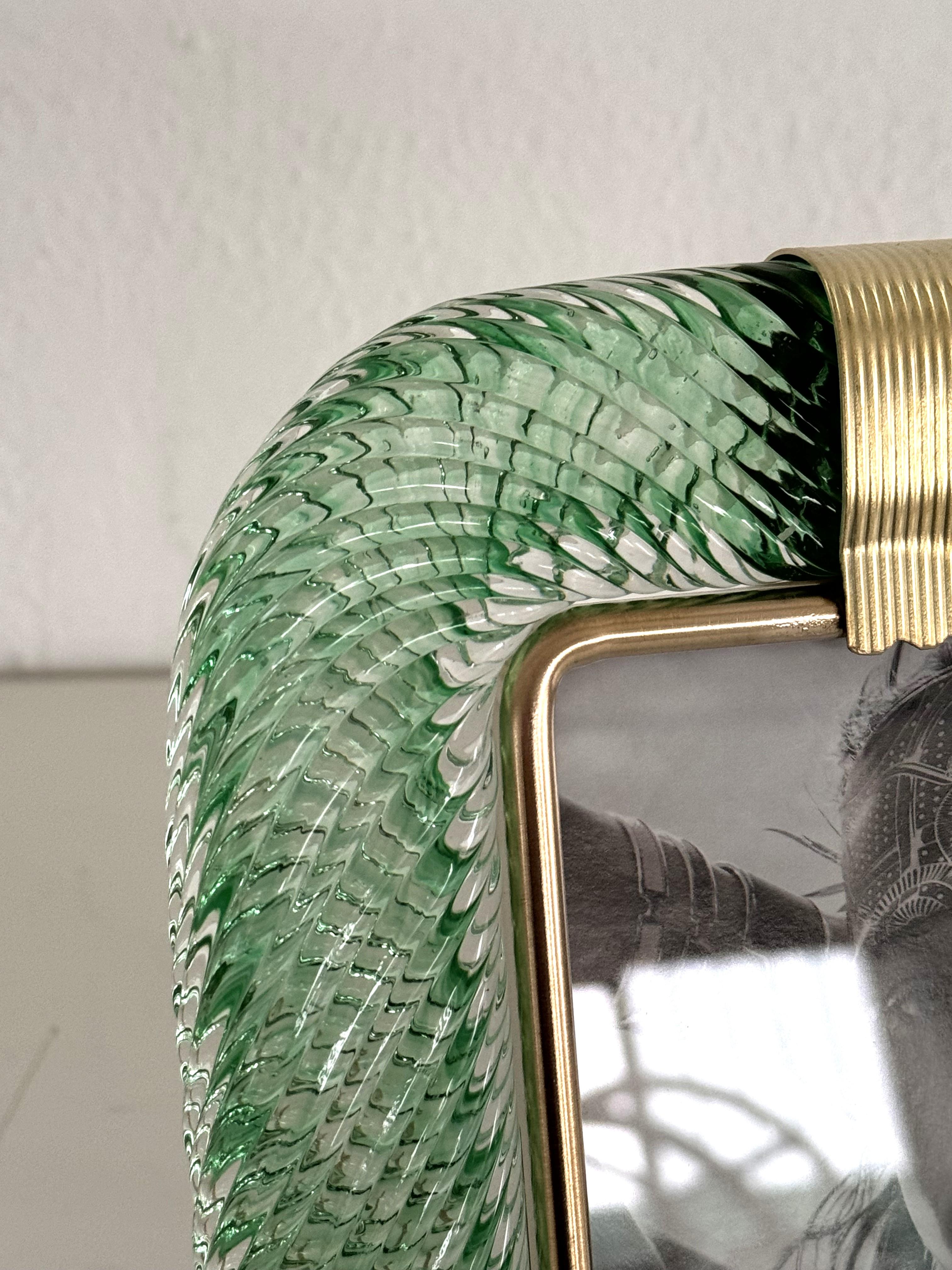 Marco Twist de Murano italiano en cristal de Murano verde y latón Cristal de Murano en venta