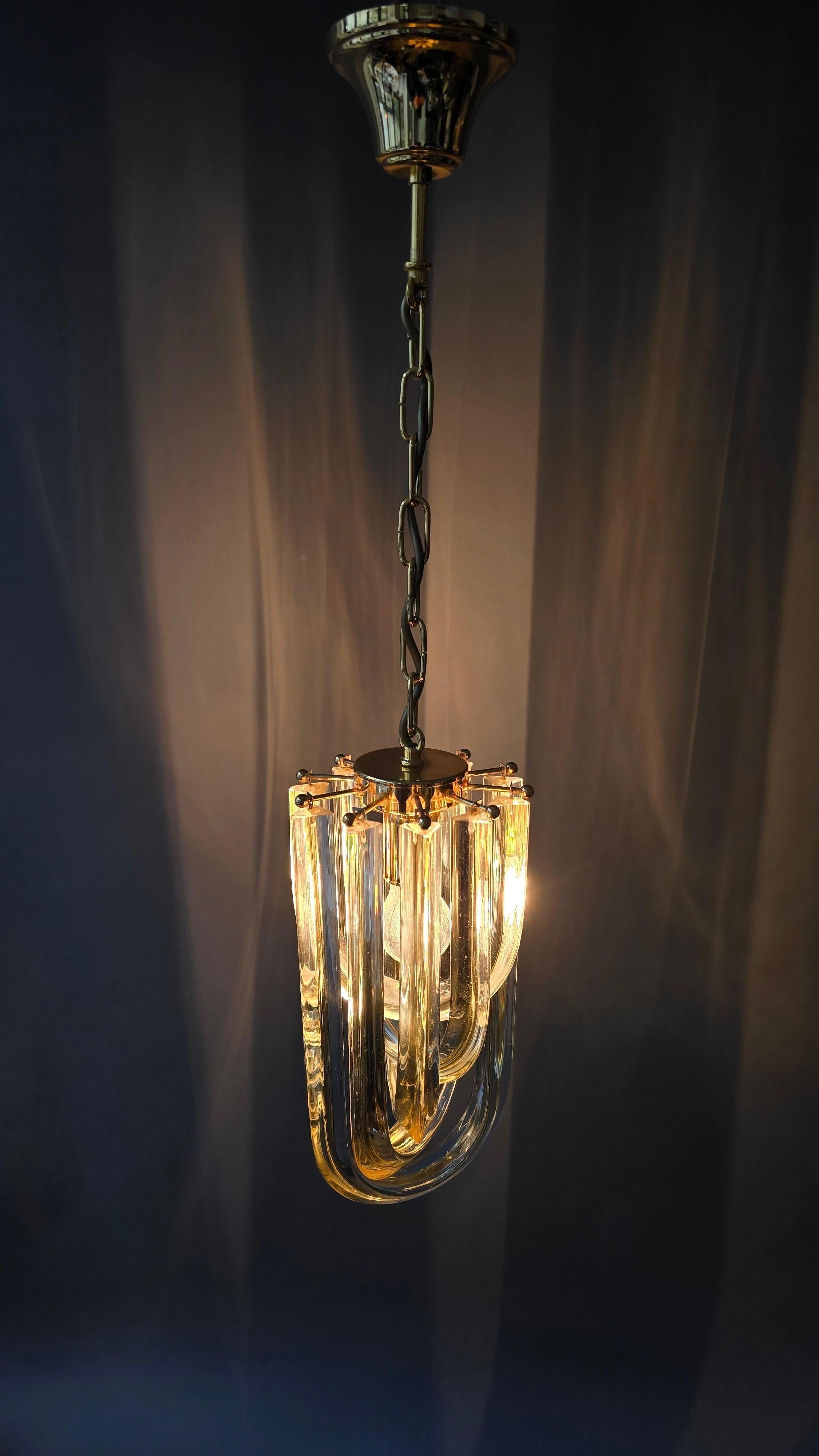 Ciondolo in vetro di Murano a forma di U in stile Venini, anni '70 in vendita 3