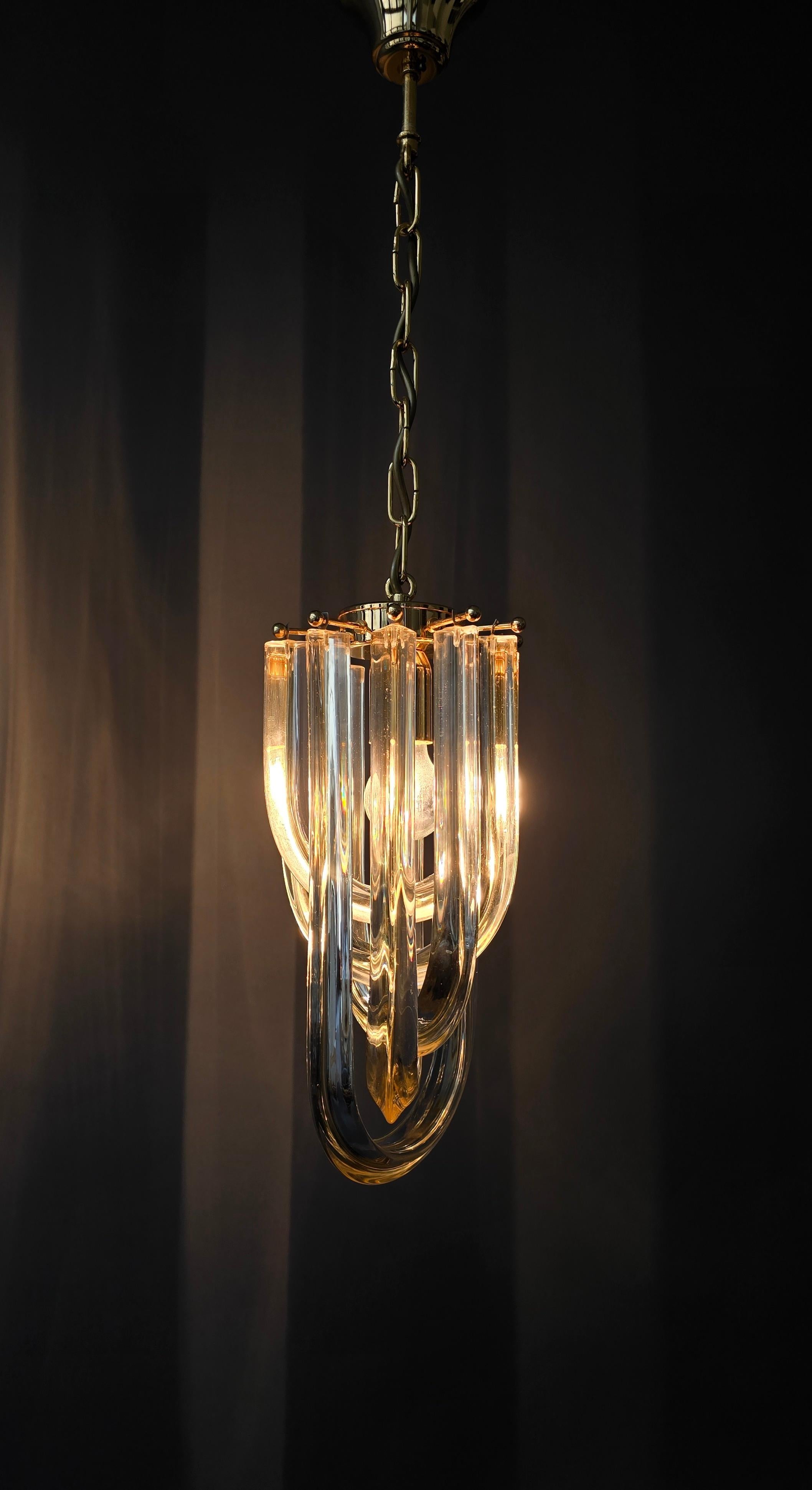 Ciondolo in vetro di Murano a forma di U in stile Venini, anni '70 in vendita 1