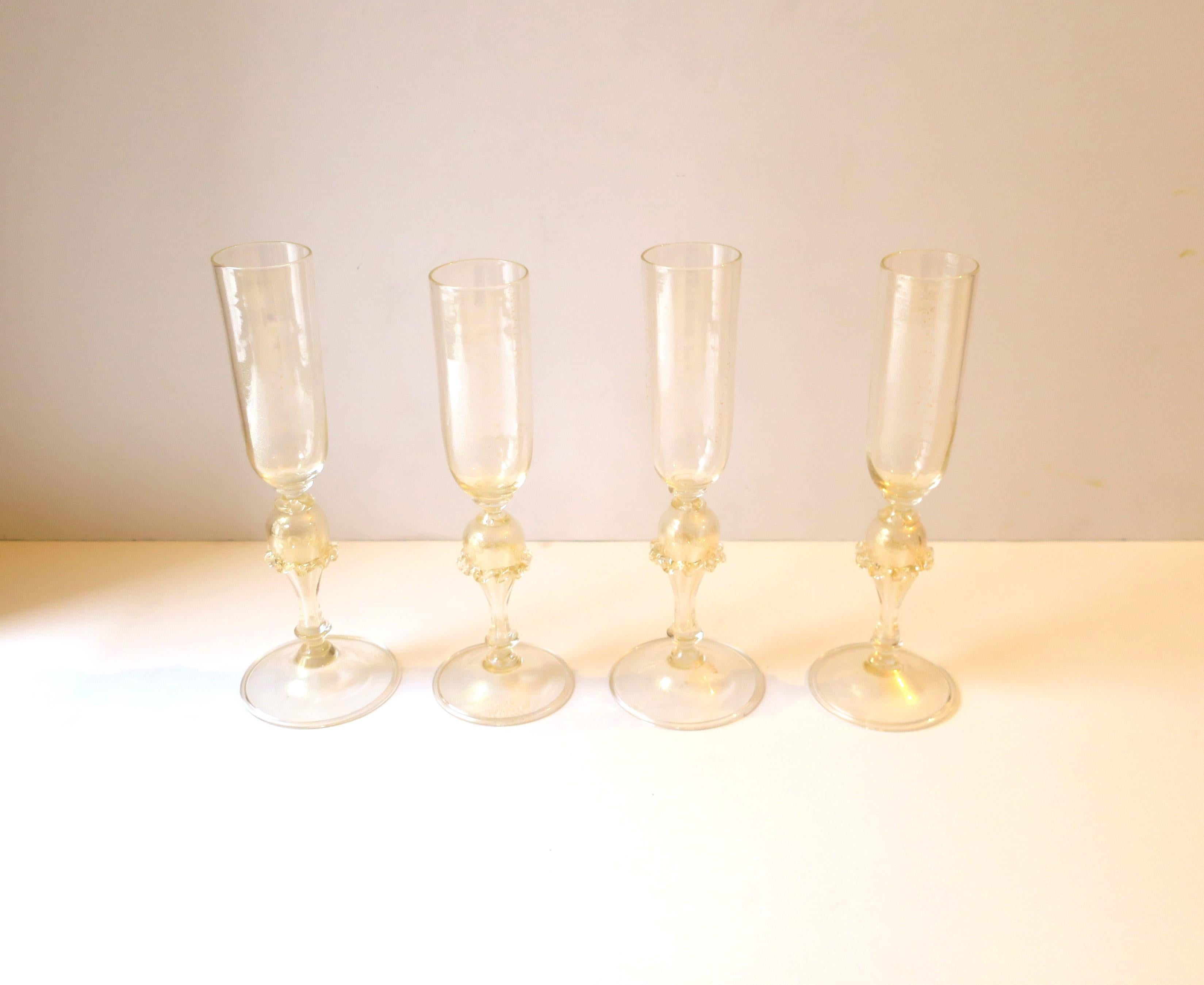 Italian Murano Venetian Gold Champagne Flutes Glasses, Set of 4 In Excellent Condition In New York, NY