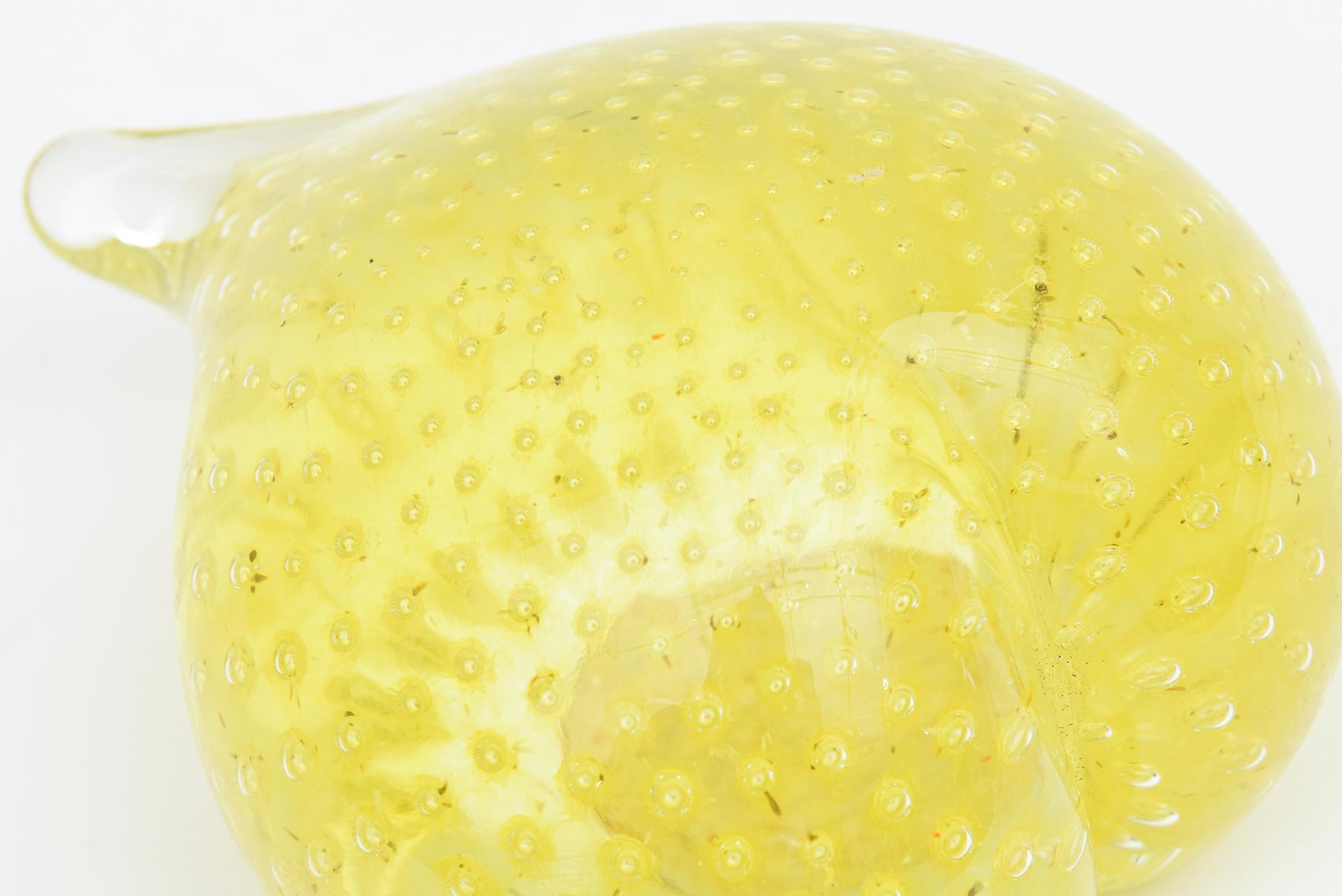 Mid-20th Century Murano Vintage Yellow Heart Glass With Bubbles Paperweight Desk Accessory For Sale