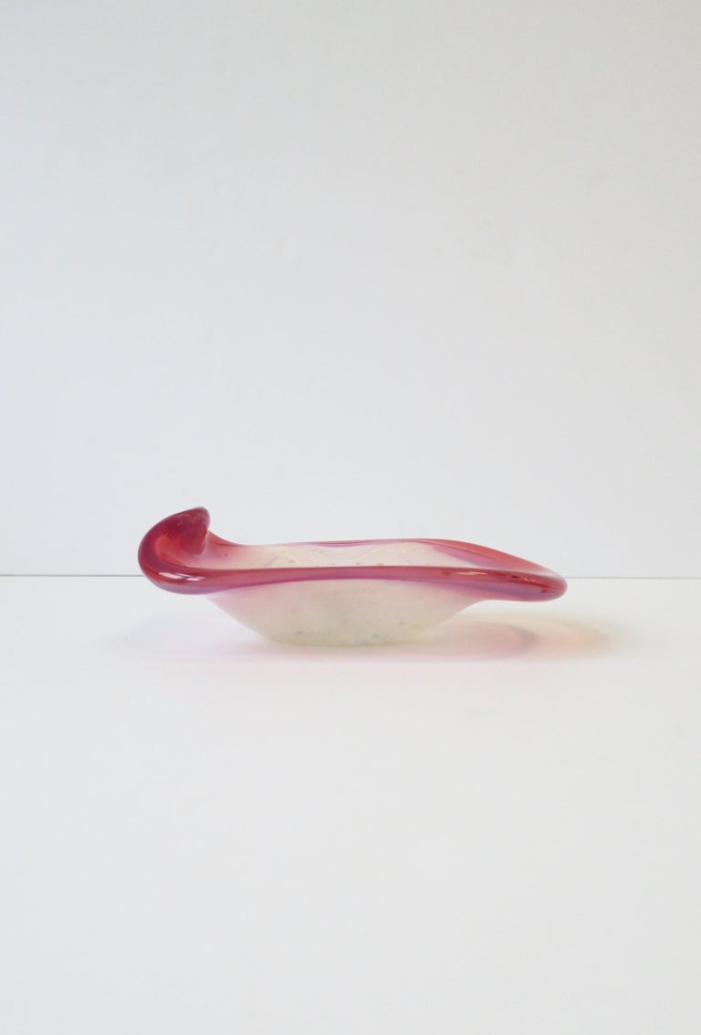 Italian Murano White Opaline, Pink and Gold Art Glass Bowl by Fratelli Toso Co. For Sale 5