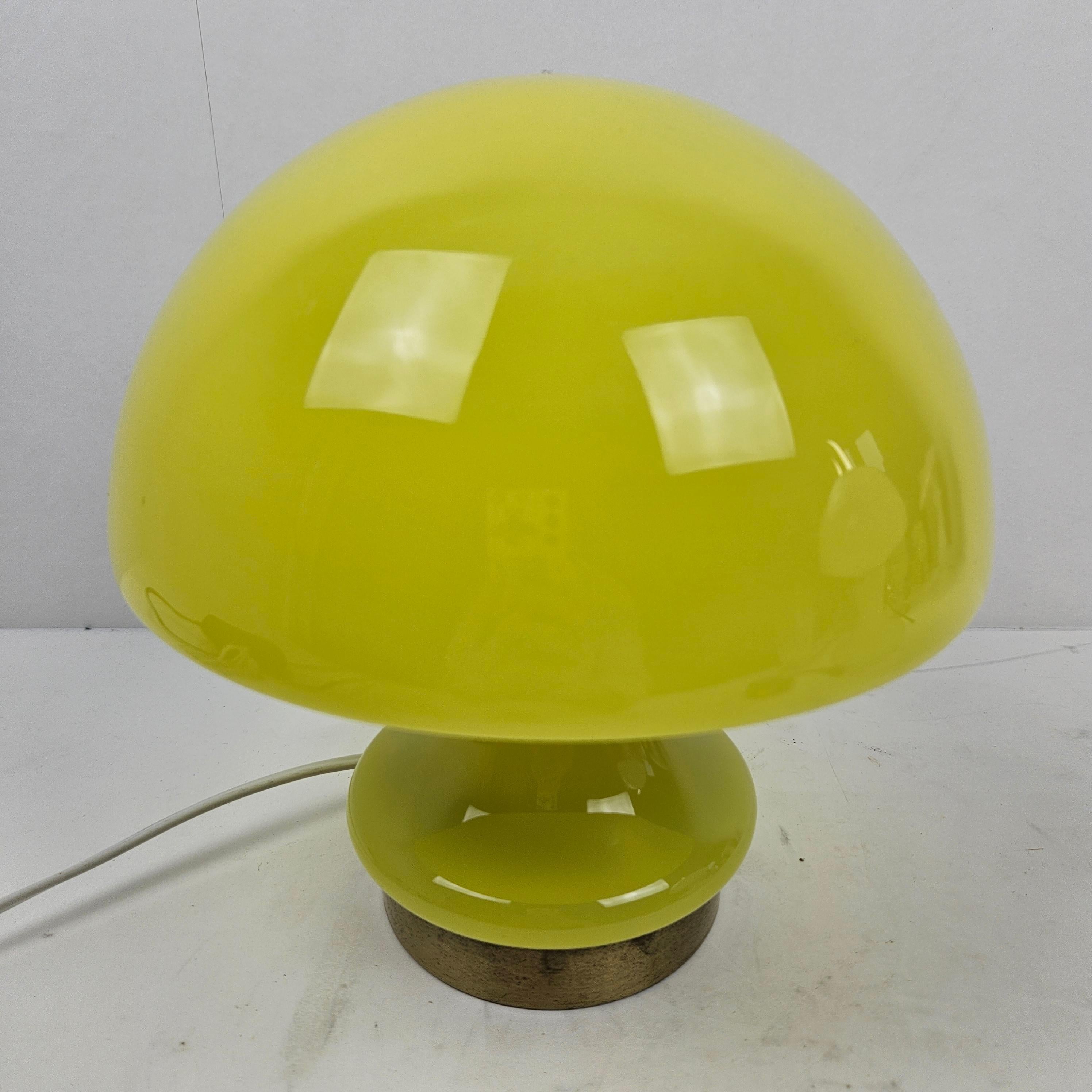 Mid-Century Modern Italian Mushroom Opaline Glass Table Lamp with Brass, 1970s For Sale