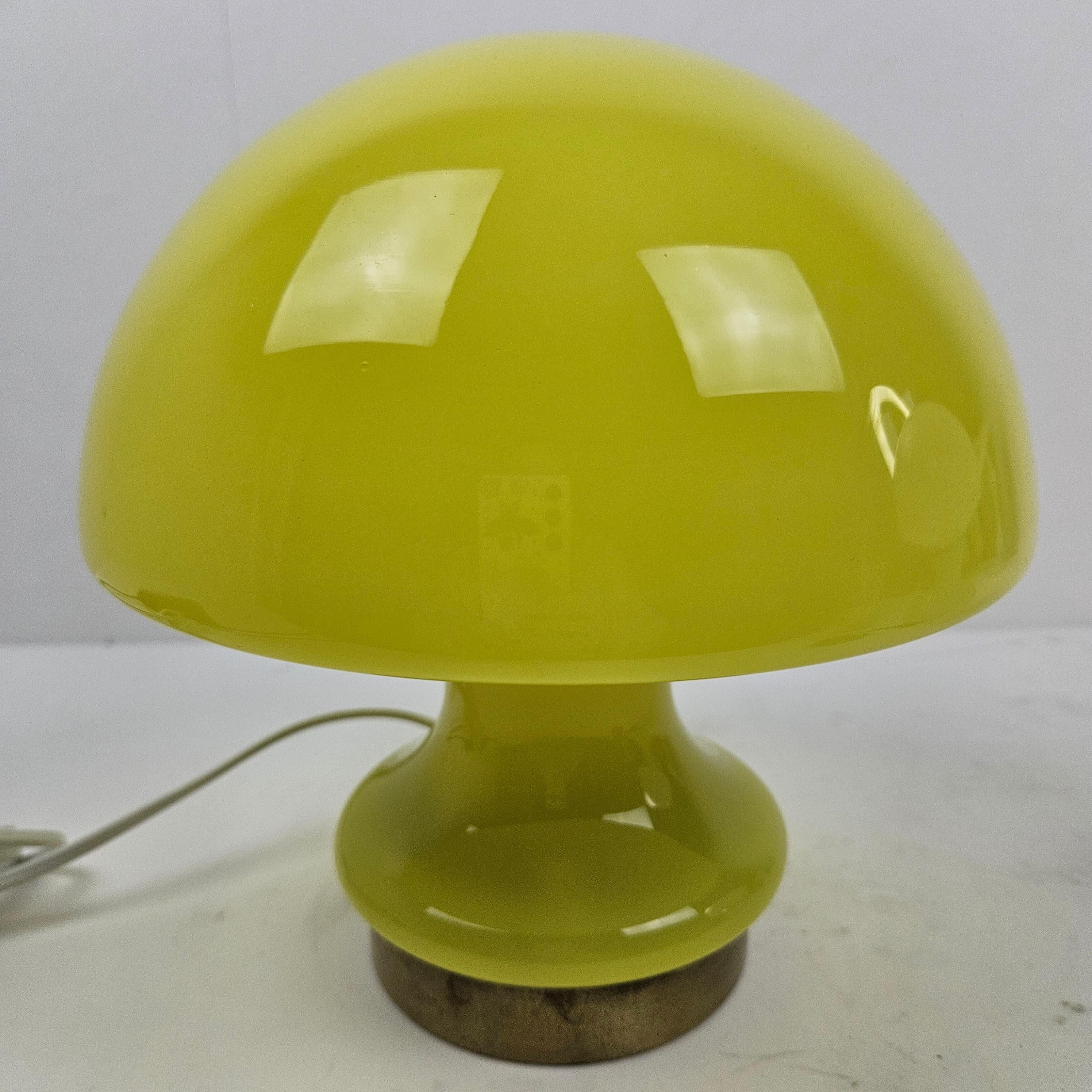 Italian Mushroom Opaline Glass Table Lamp with Brass, 1970s For Sale 1