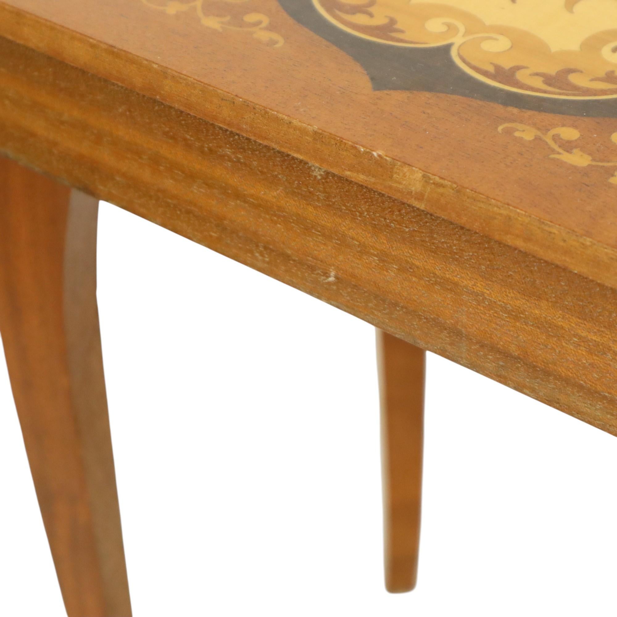 Boîte à musique italienne Table en bois Sorrento Sankyo en vente 6