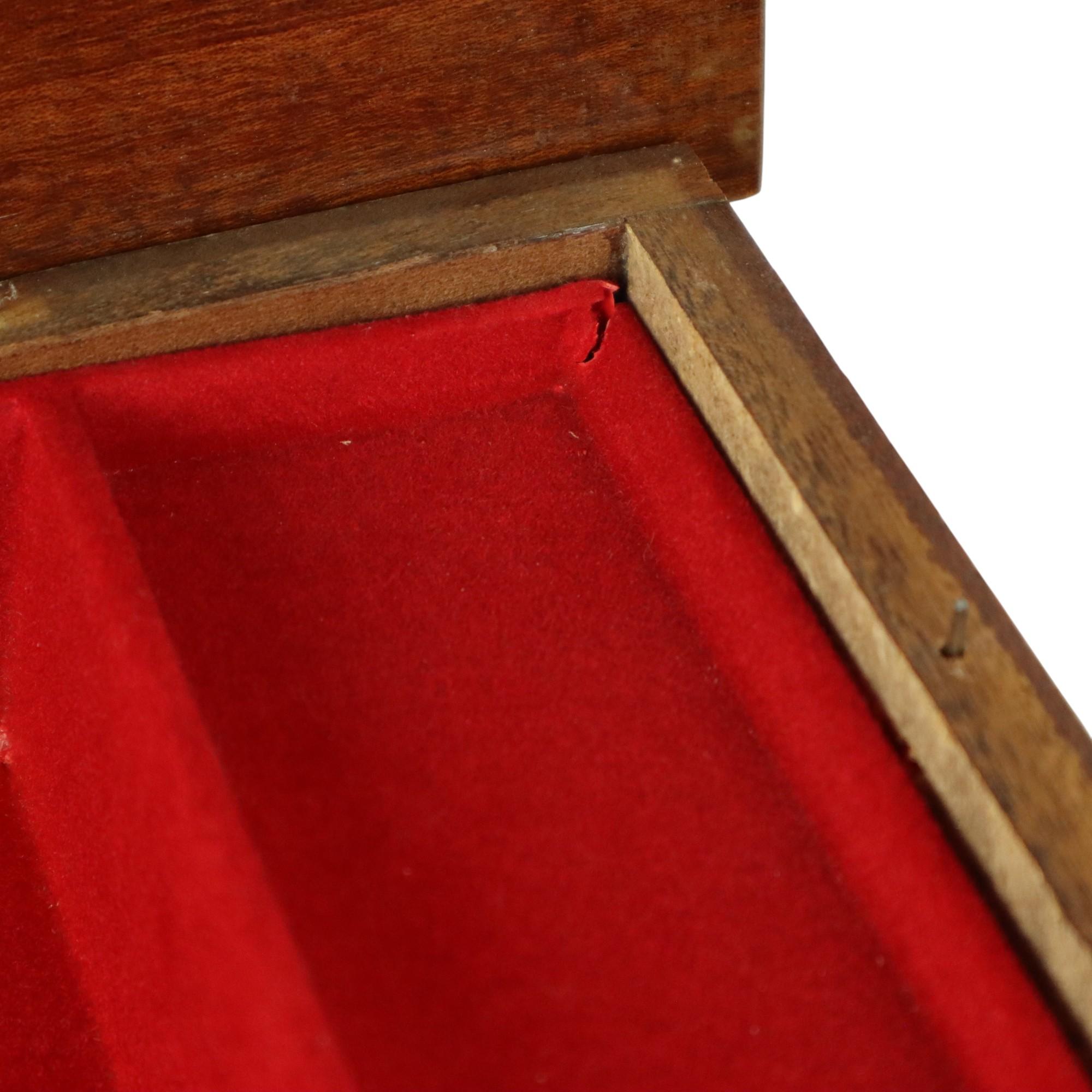 Boîte à musique italienne Table en bois Sorrento Sankyo en vente 10