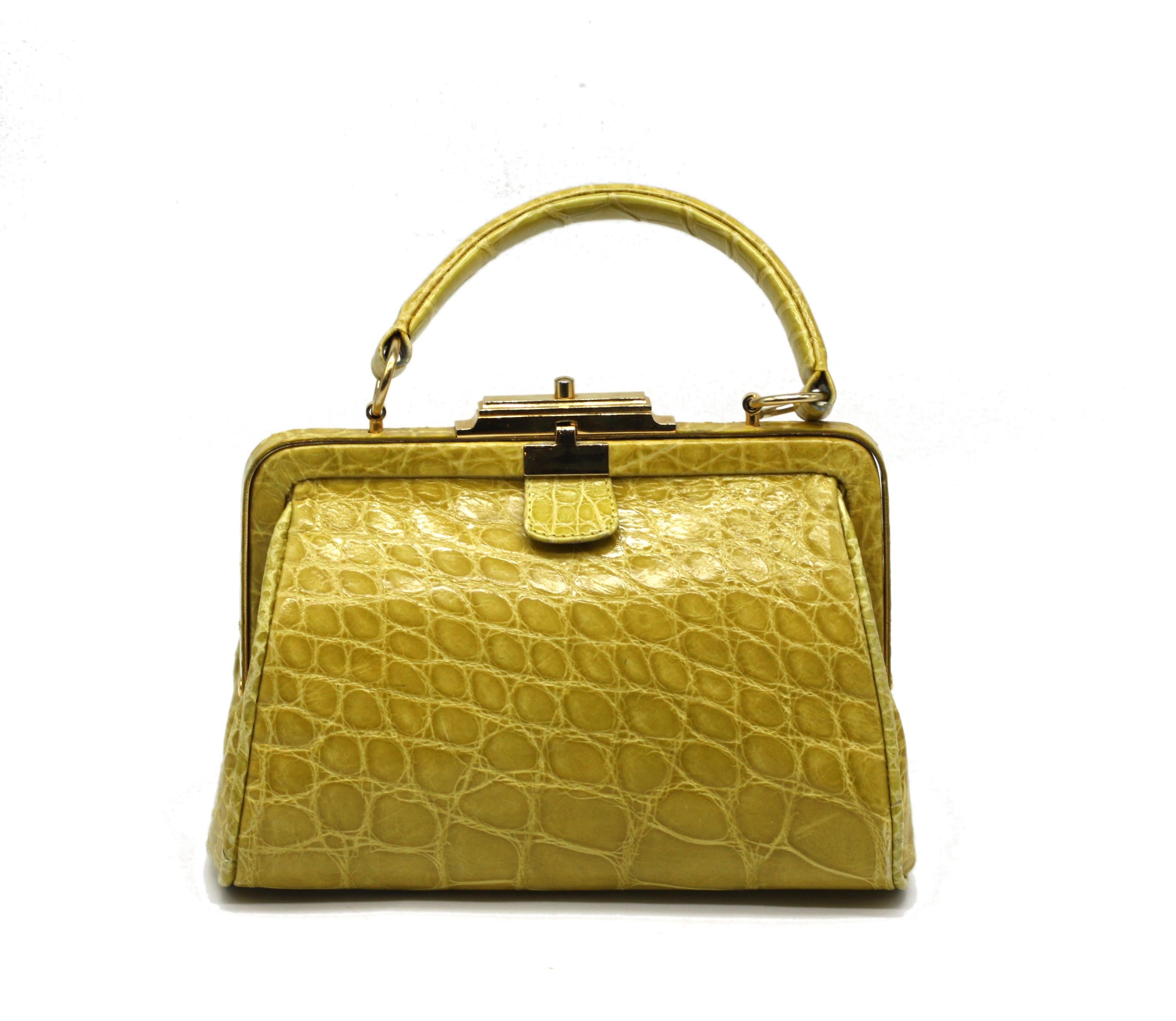 Sac à main en alligator italien de couleur moutarde en vente 4
