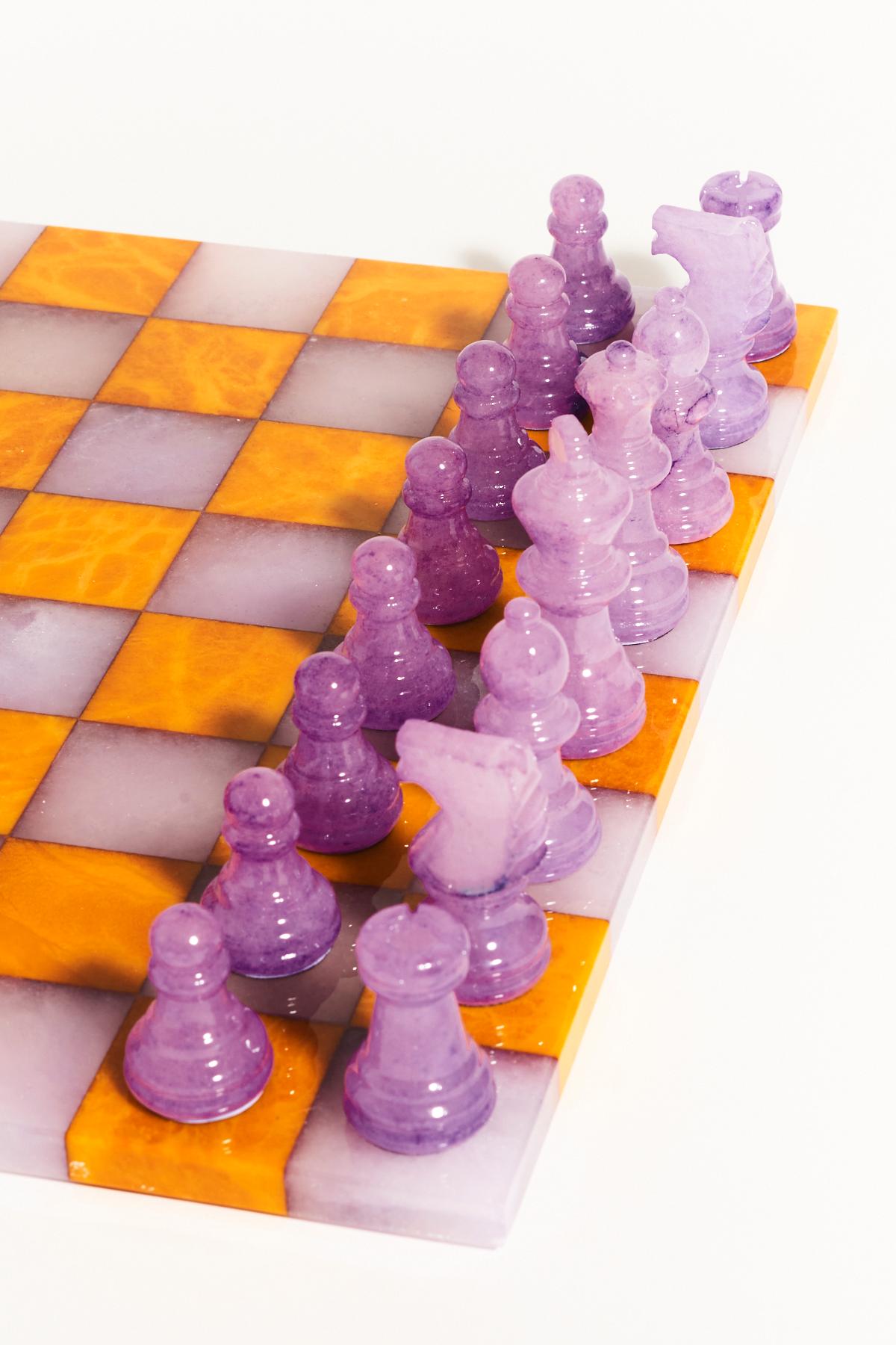 Mid-Century Modern Italian Mustard / Lilac Large Alabaster Chess Set