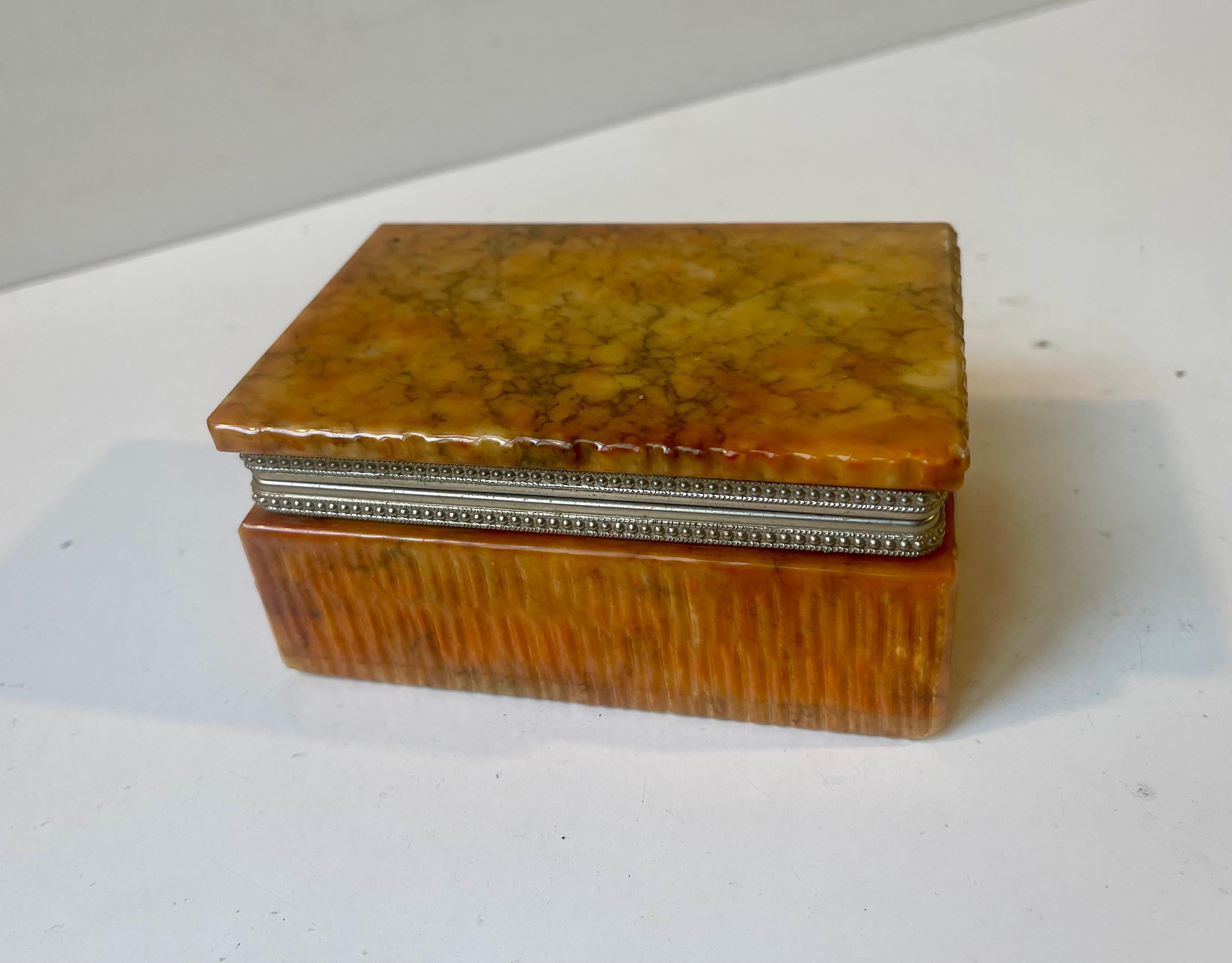 Italian Natural Alabaster Stone Trinket Box by Romano Bianchi, 1970s In Good Condition For Sale In Esbjerg, DK