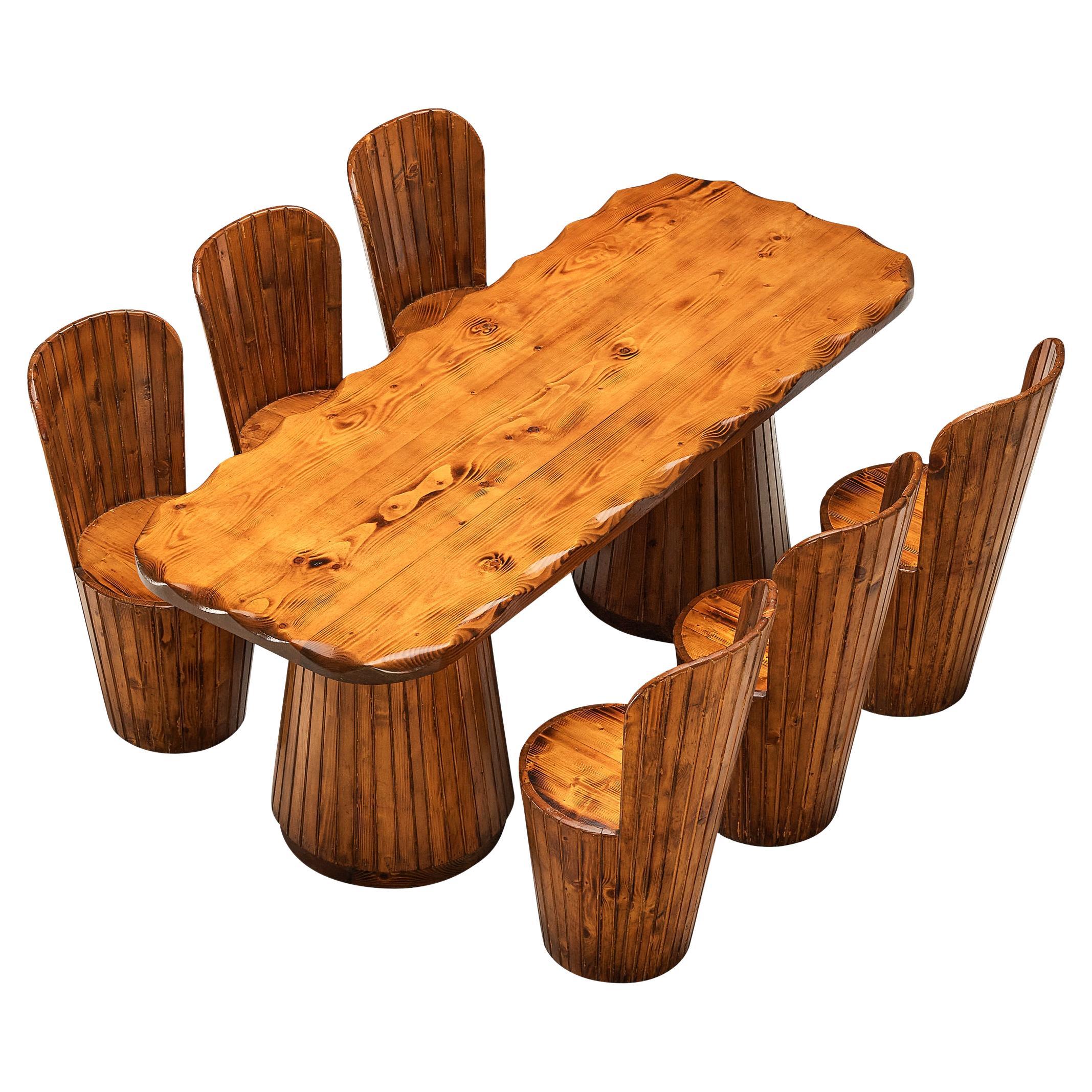 Ensemble naturaliste italien de tables de salle à manger et six chaises en pin 