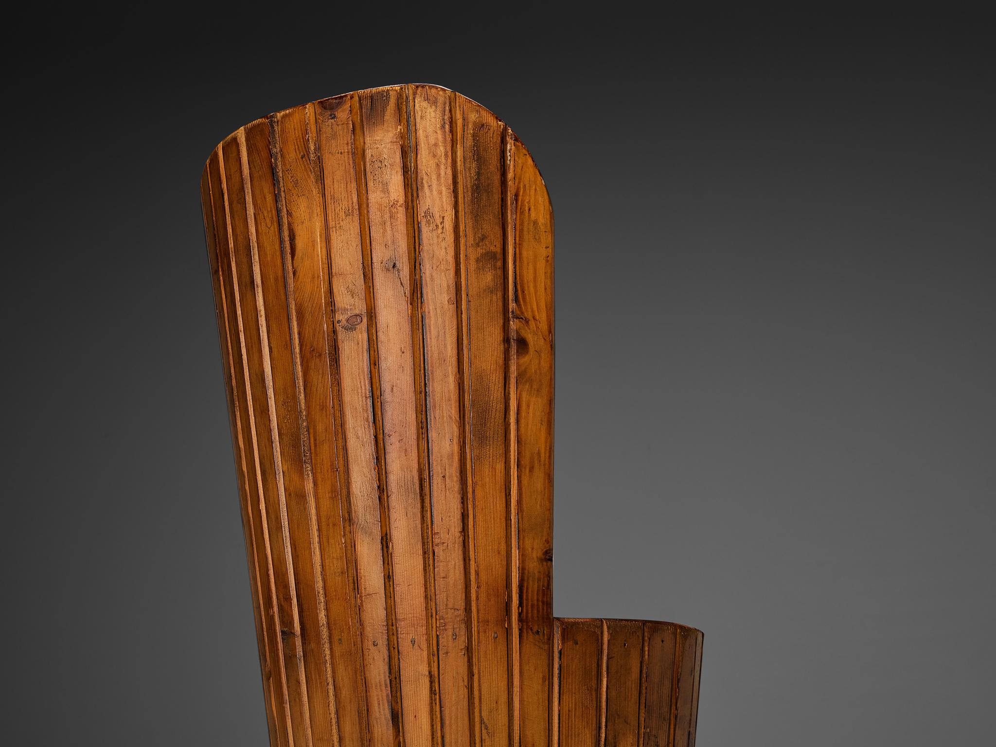 Ensemble naturaliste italien de six chaises de salle à manger en pin Bon état - En vente à Waalwijk, NL