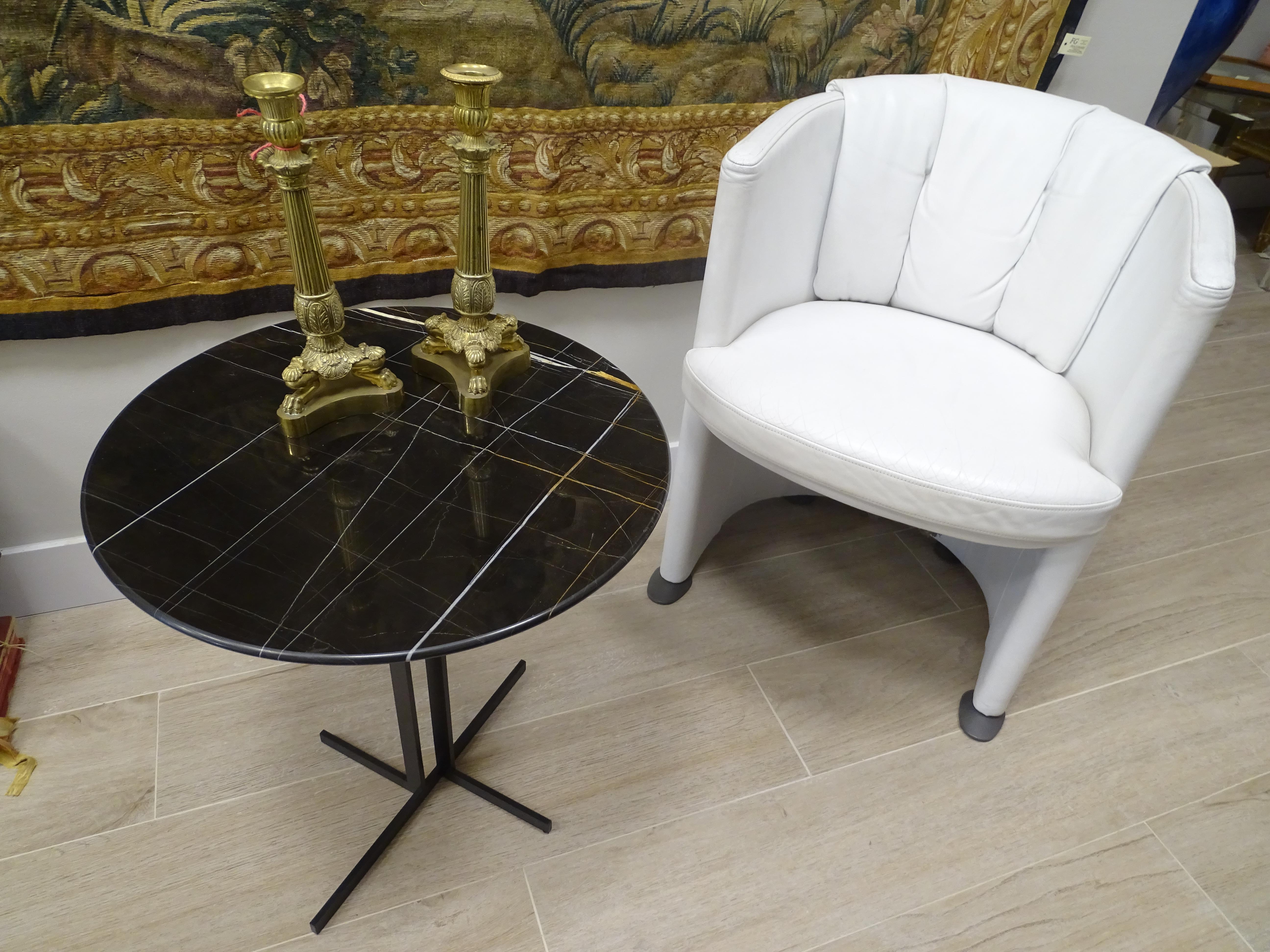 Tavolino nero italiano Natuzzi   tavolino, marmo Sahara Noir in vendita 8