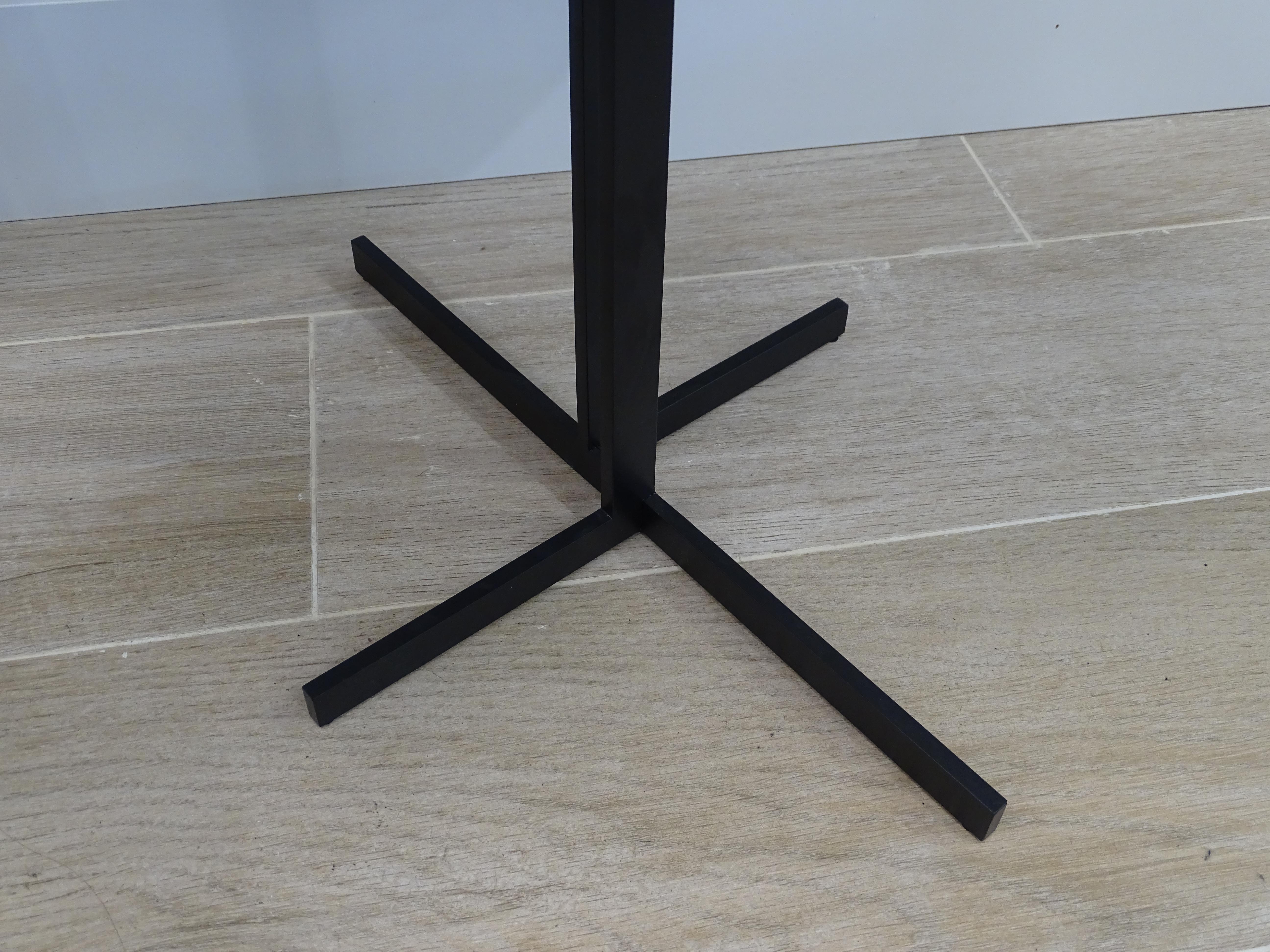 XXI secolo e contemporaneo Tavolino nero italiano Natuzzi   tavolino, marmo Sahara Noir in vendita