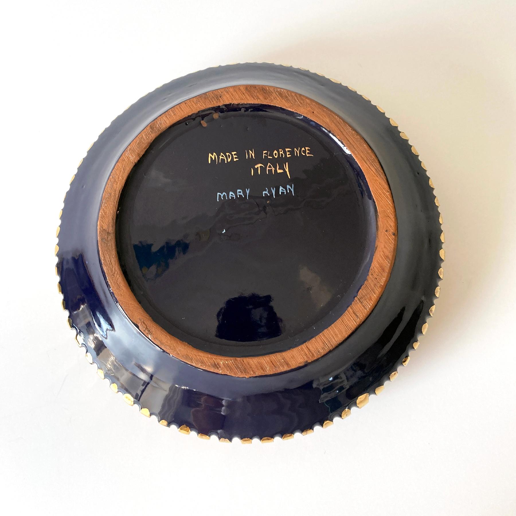 Italienische runde Bonbonschachtel mit Deckel in Marineblau und Gold, 1960er Jahre (Mitte des 20. Jahrhunderts) im Angebot