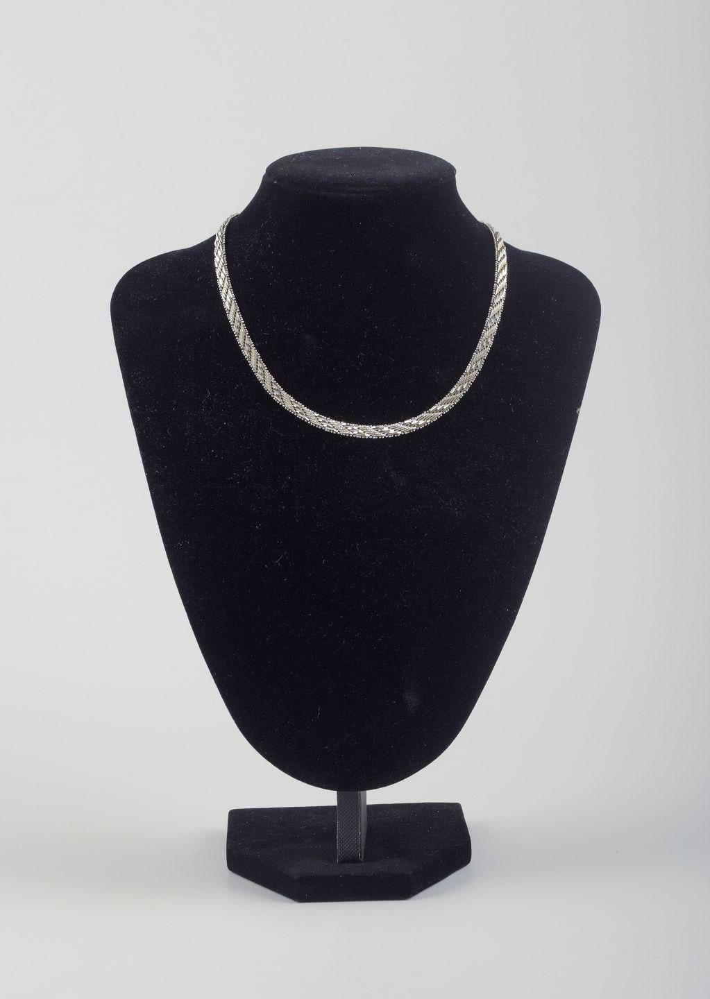 Collana italiana in argento sterling. Design modernista. Circa anni '70. In condizioni ottime in vendita a bronshoj, DK