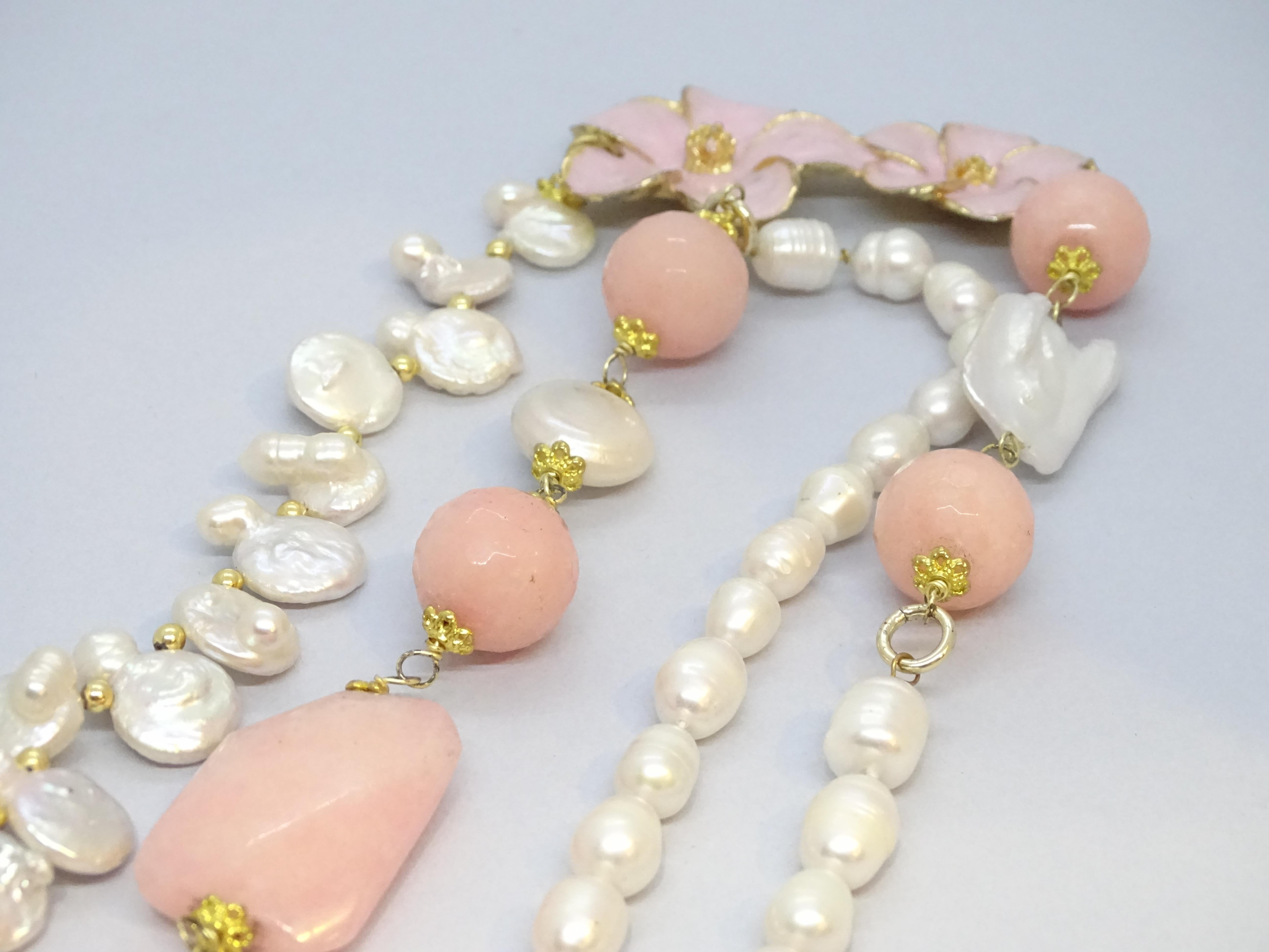 Collier italien avec perles baroques, quartz rose et émail en vente 4