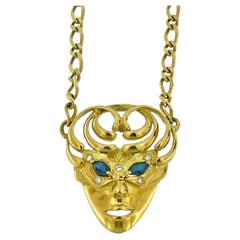 Italienische Halskette mit venezianischem Maskenanhänger aus Gelbgold mit Diamanten und Saphiren