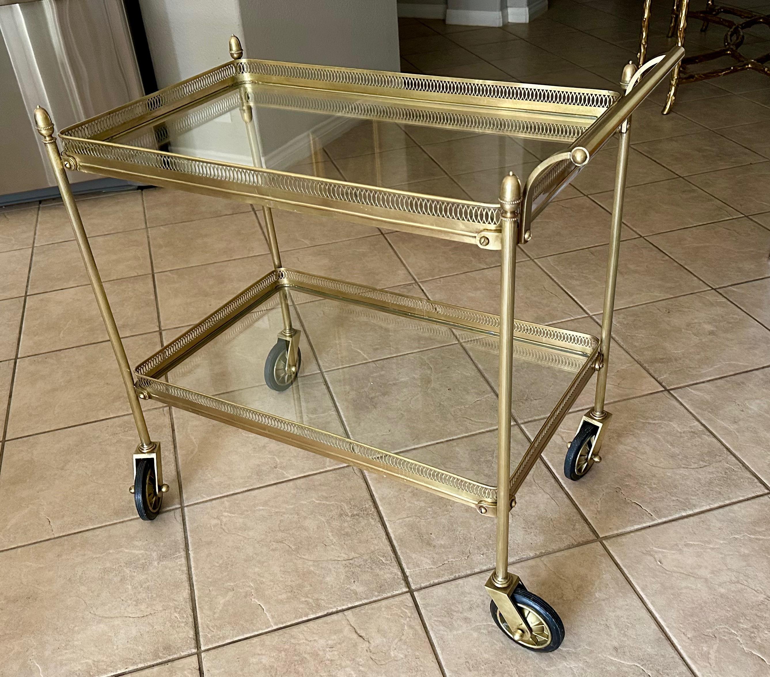 Chariot de bar ou de thé italien néo-classique en laiton en vente 5