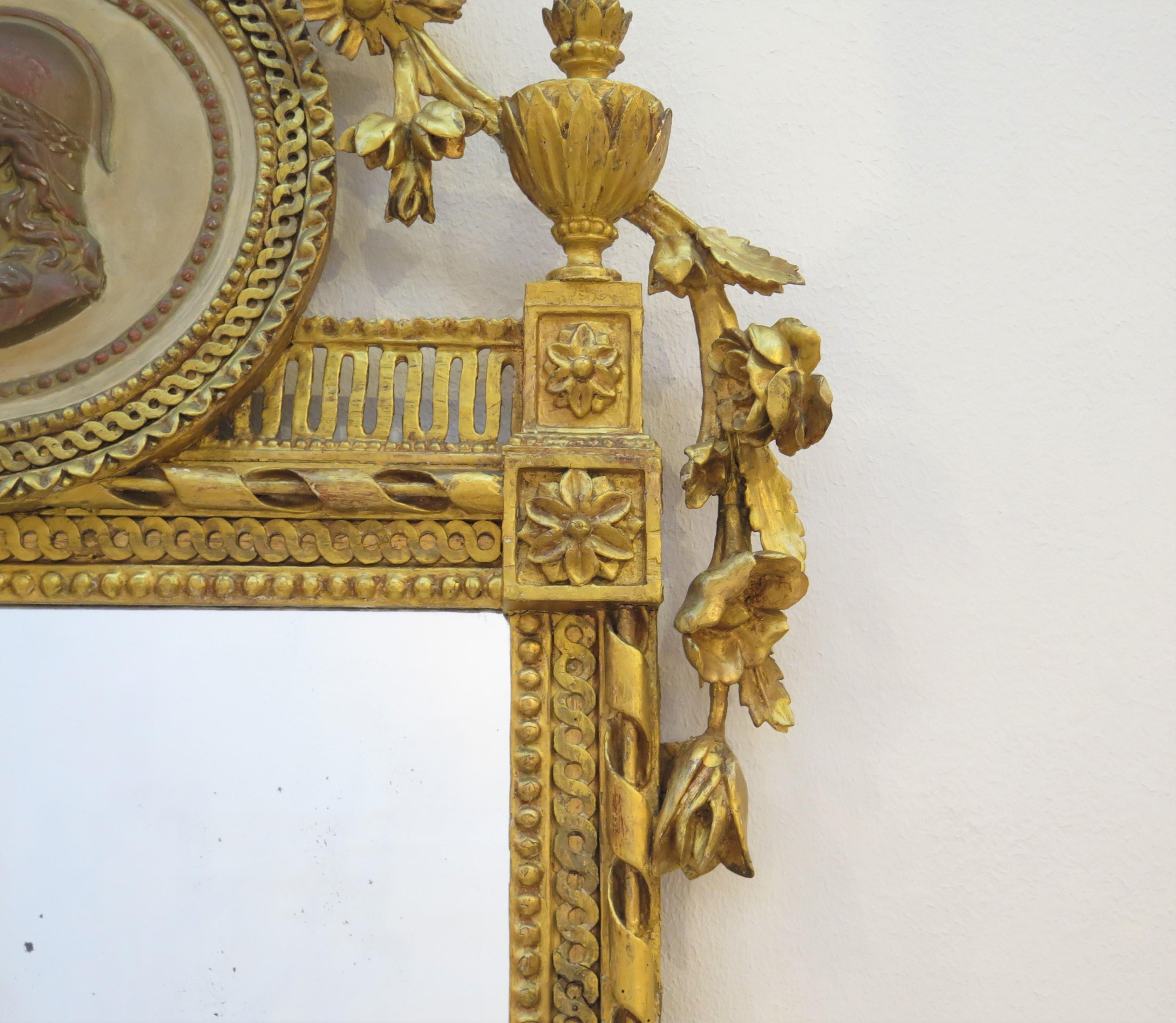 Italienisches neoklassizistisches Pfeilerglas, CIRCA 1770 (Handgeschnitzt) im Angebot
